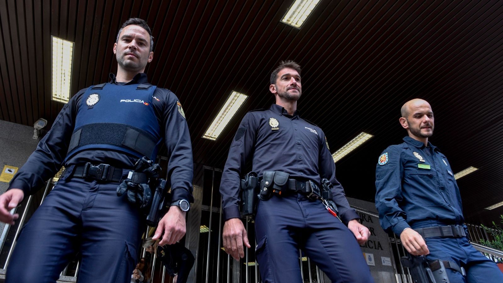 Los tres agentes que participarán en el reto.