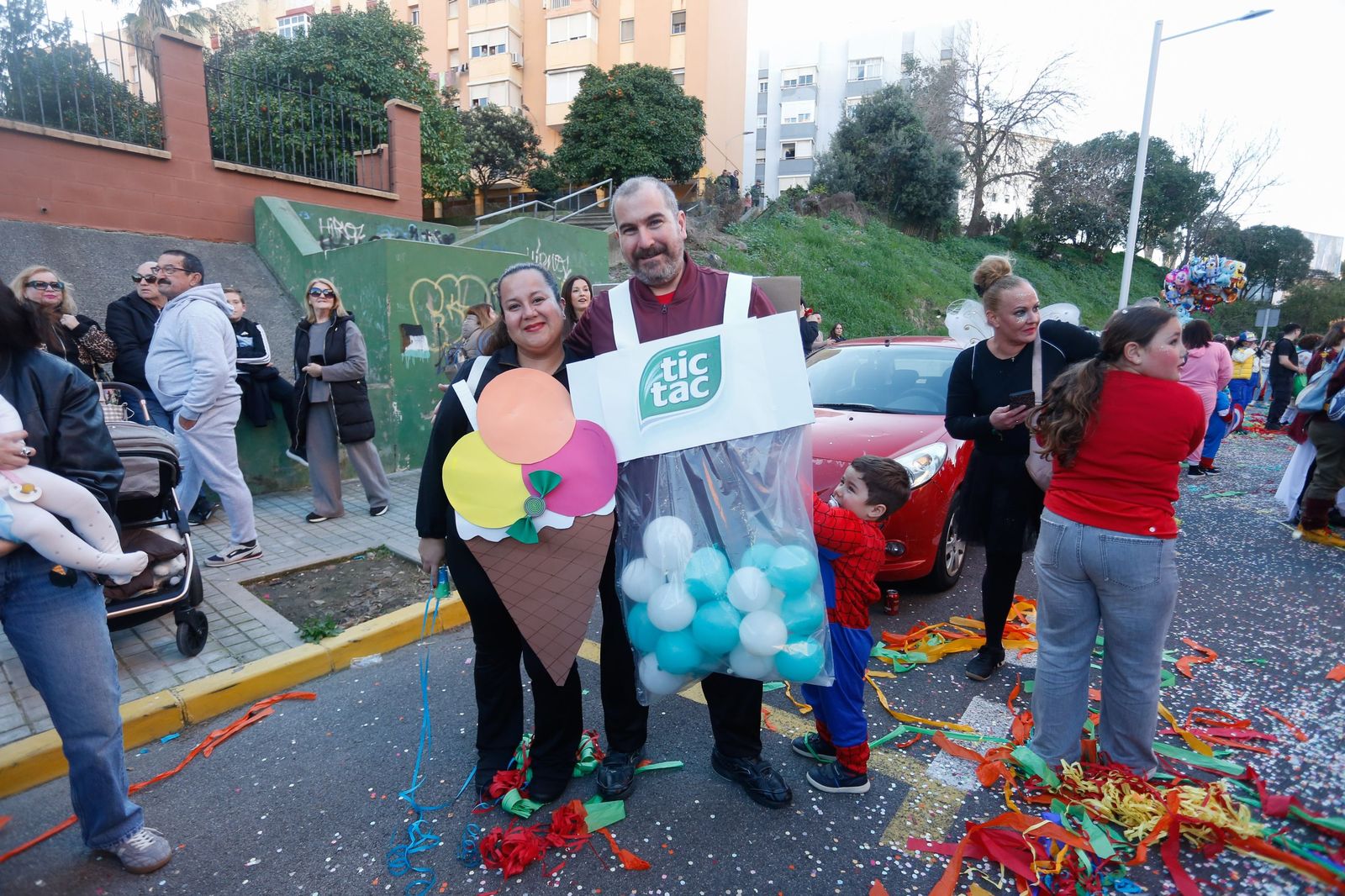 Búscate en las fotos de la cabalgata del Carnaval de Algeciras 2026