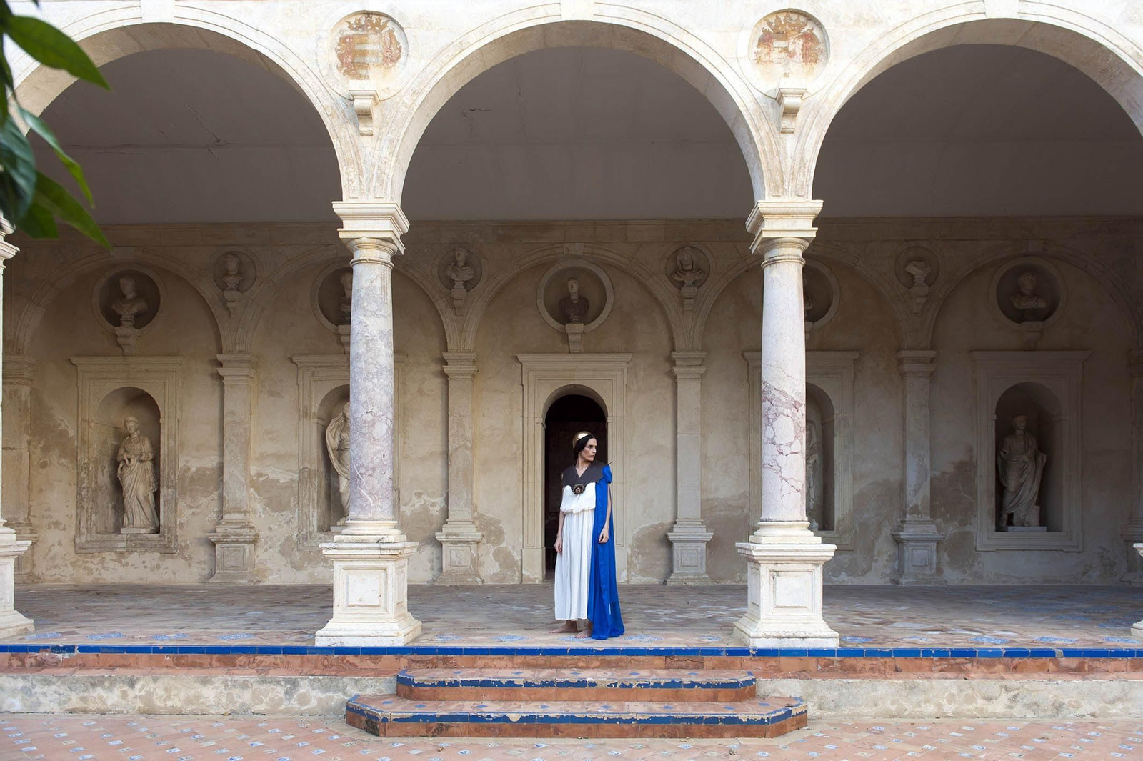 ‘Pallas Pacifera’, escultura romana que cobra vida, descubre a las mujeres que hicieron historia en el lugar.