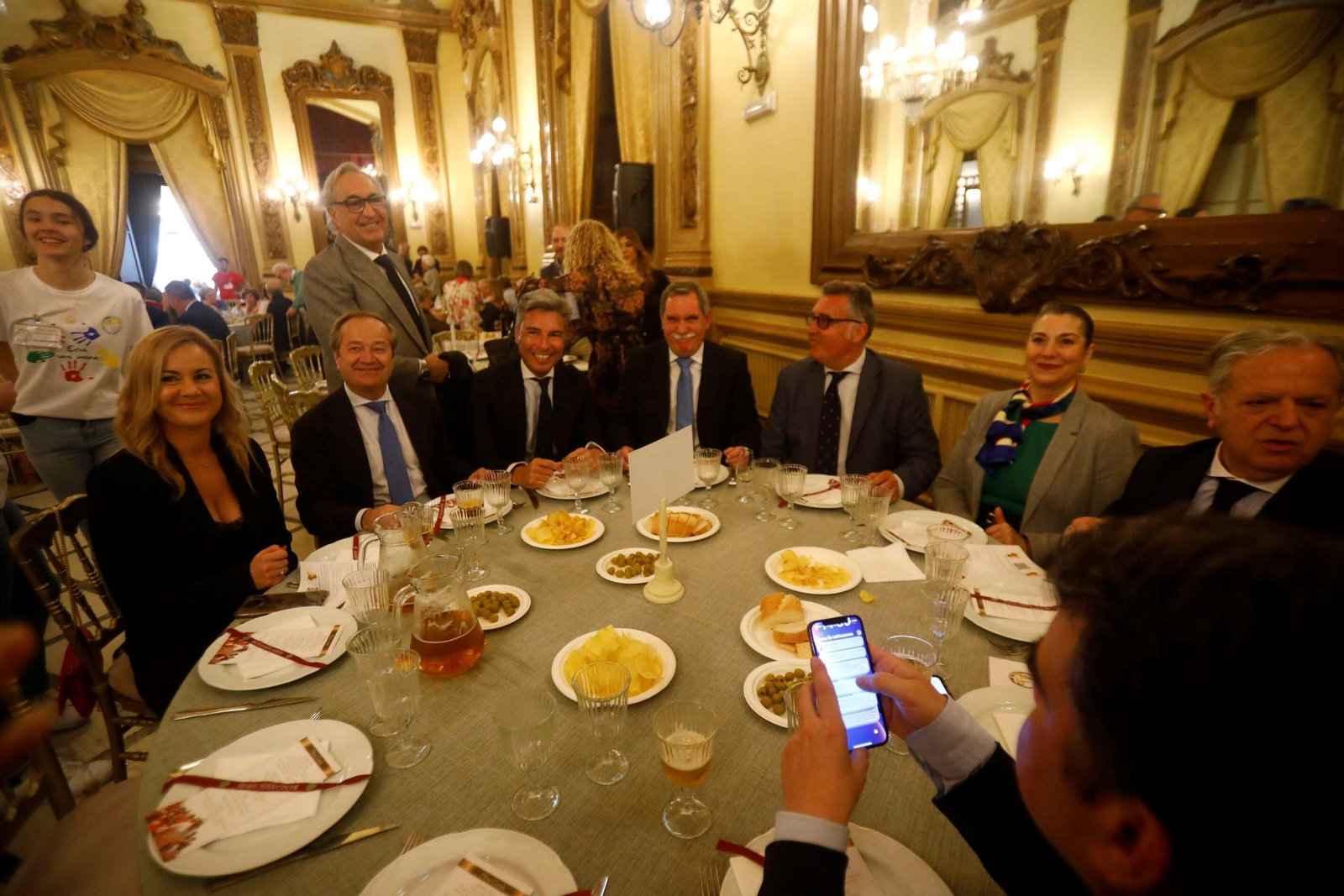 La comida benéfica de la Fundación Bangassou en Córdoba, en imágenes