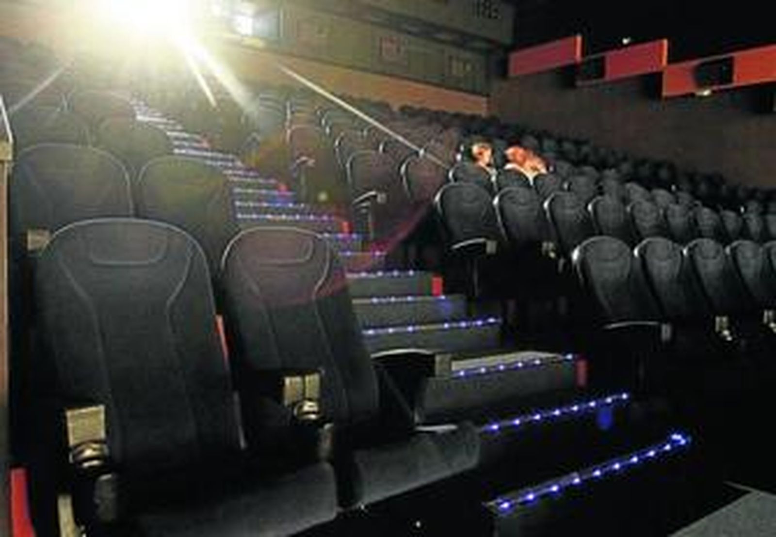 Sala de cine durante el estreno de 'Noche y día', a las 17.20 horas.