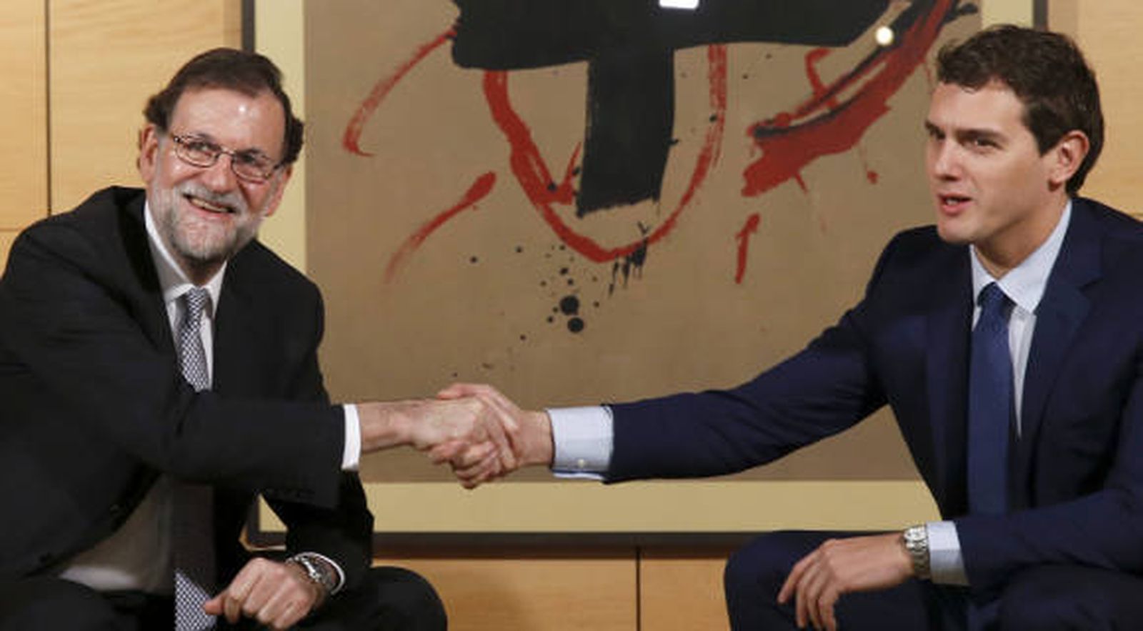 Rivera pide a Rajoy y Sánchez "sentido de Estado" y avisa que "no les hará deberes"