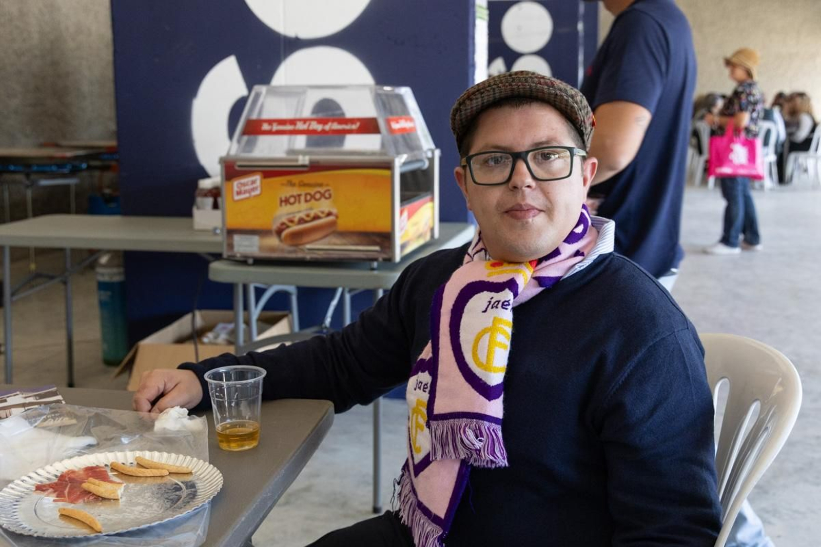 La afición del Real Jaén se vuelca con la paella solidaria por los afectados de la DANA, en imágenes