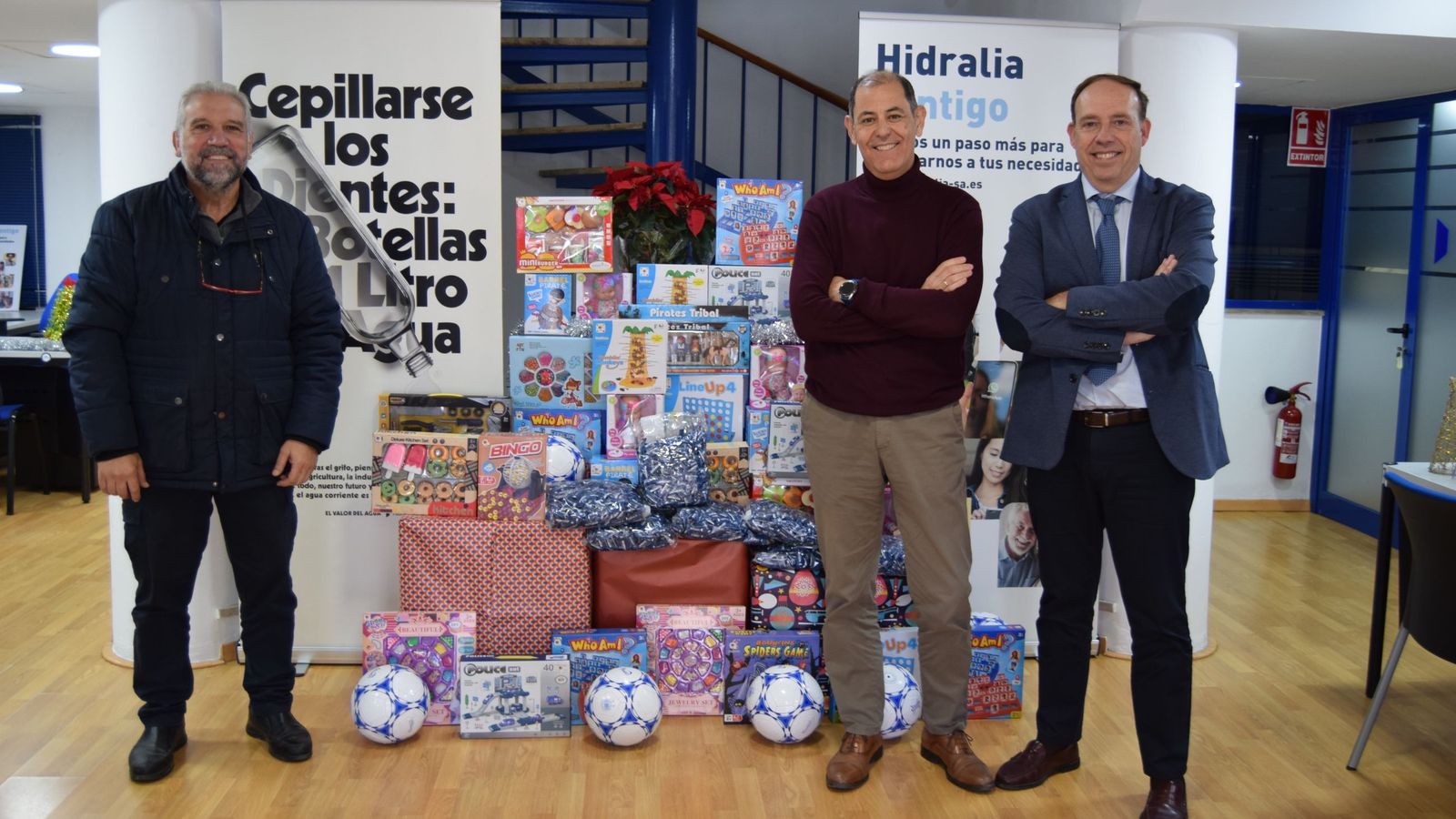 Hidralia entrega juguetes a la Asociación de Reyes Magos de San Fernando