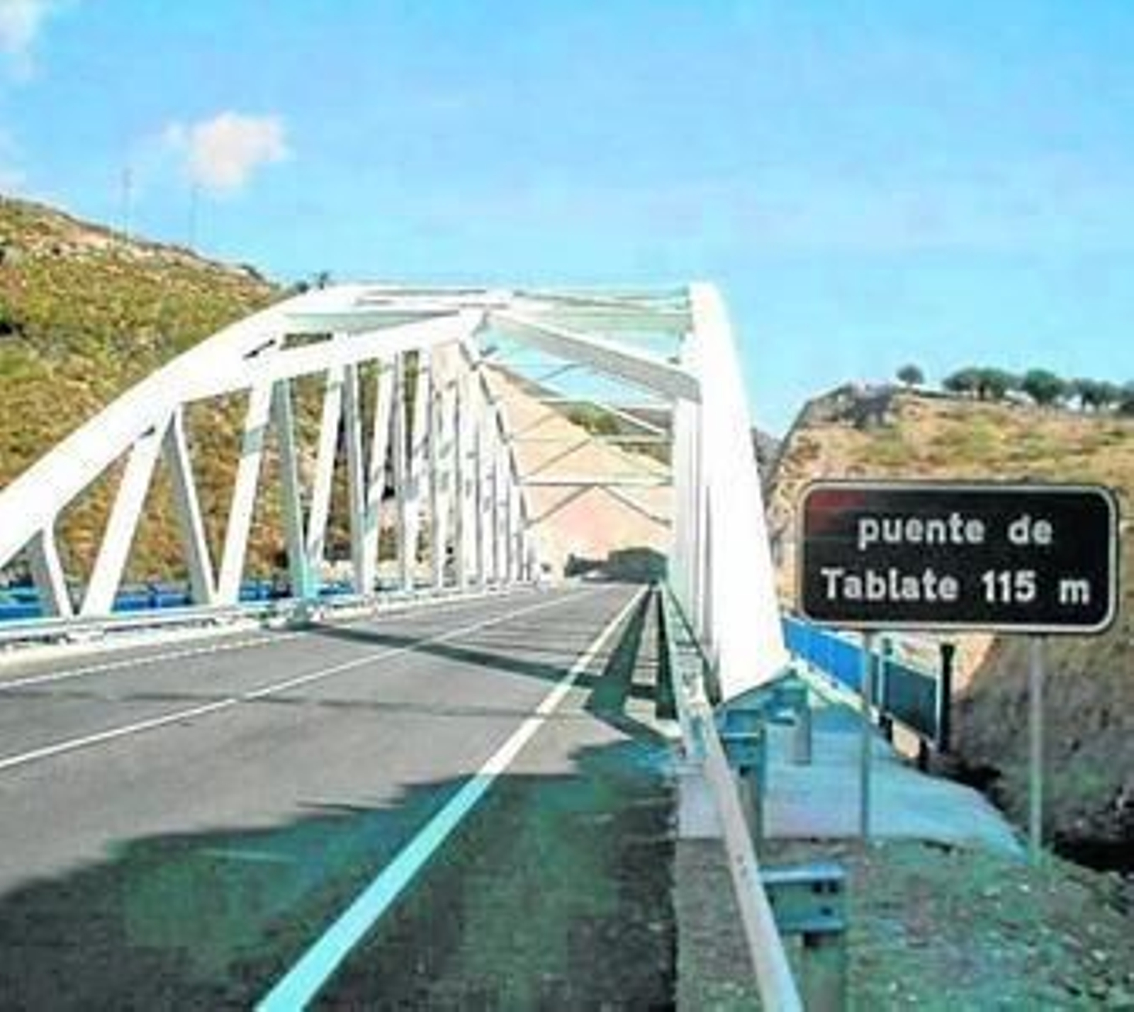 El puente de Tablete, en Pinos del Valle. El puente de Tablete, en Pinos del Valle.