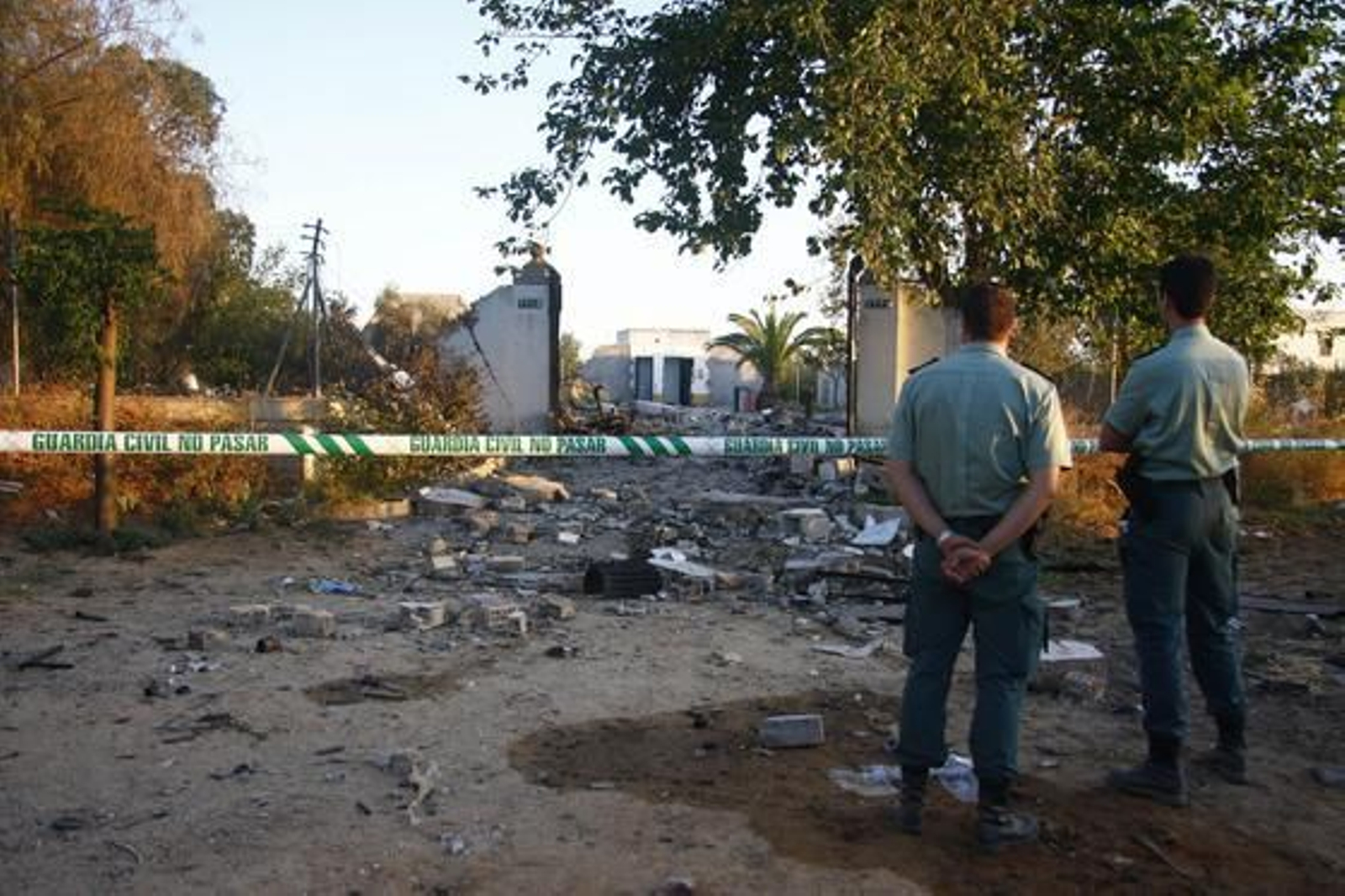 La fuerte explosión hizo que los restos se desplazaran varios metros.

Foto: Belén Vargas