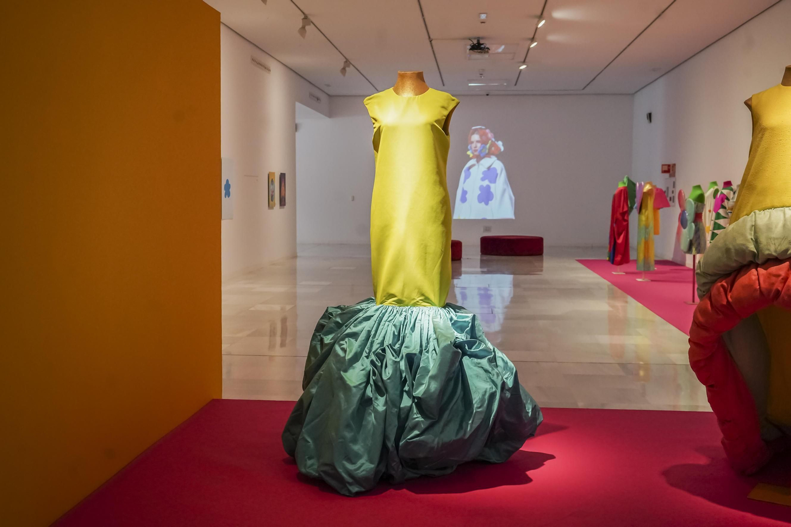 Agatha Ruiz de la Prada expone en Granada una retrospectiva de sus últimos 35 años de carrera, en imágenes