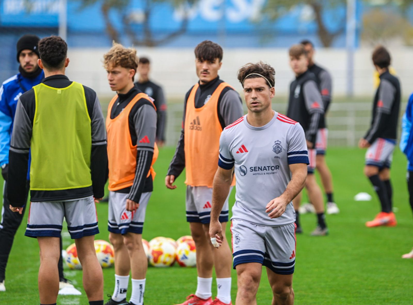 Entrenamiento del Recre con la incorporación de nuevos jugadores, en fotografías