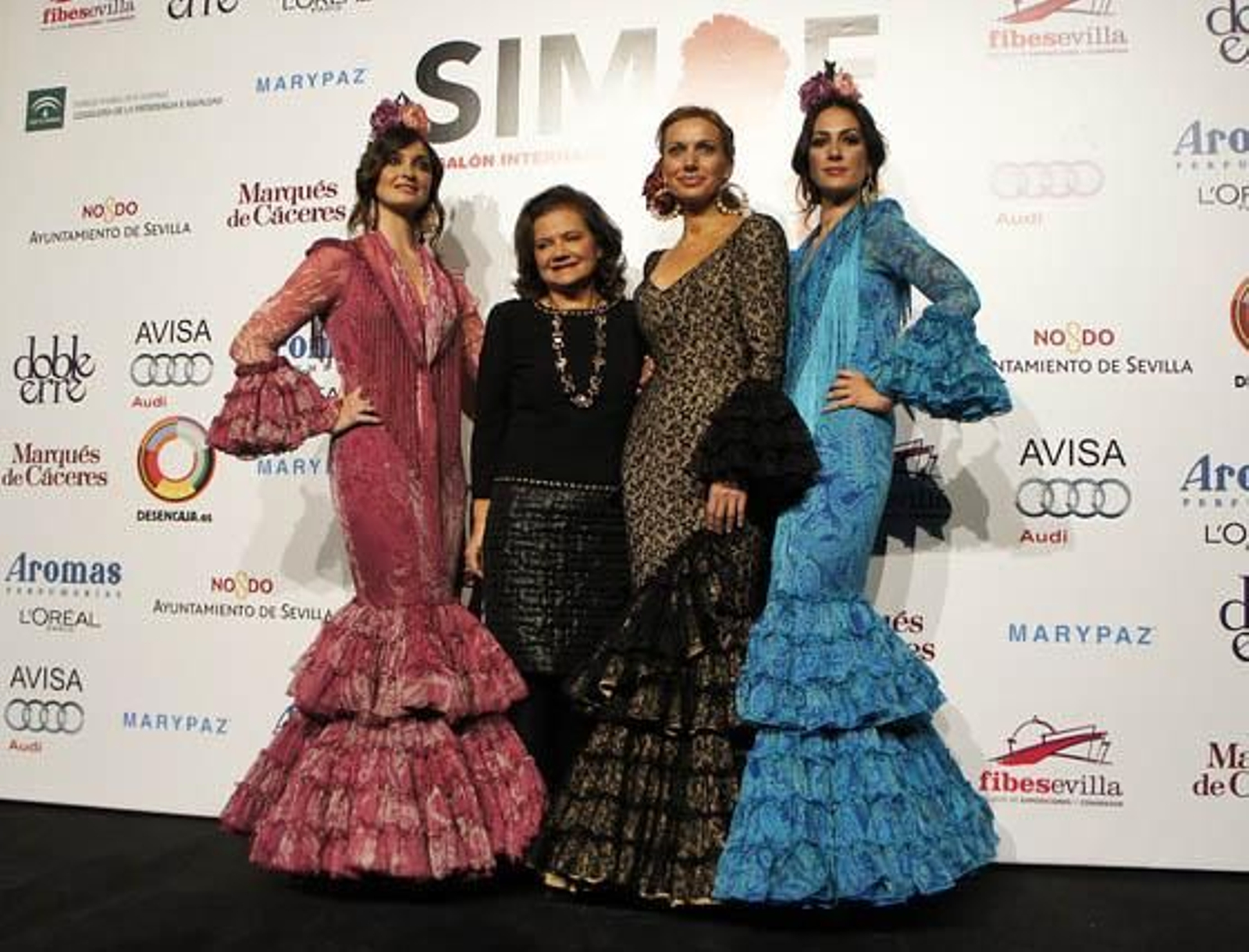 La diseñadora Pilar Vera, junto a la actriz Kika Aparicio, que lució uno de sus modelos.

Foto: Victoria Ramírez