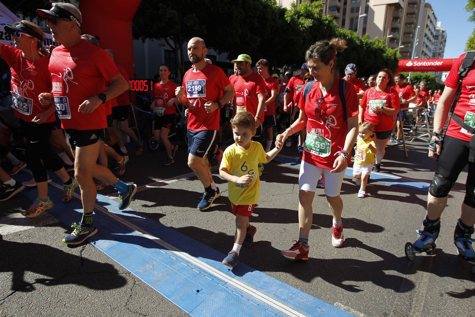 Fotogalería carrera atletismo popular enfermedades poco frecuentes. La Salle Almería