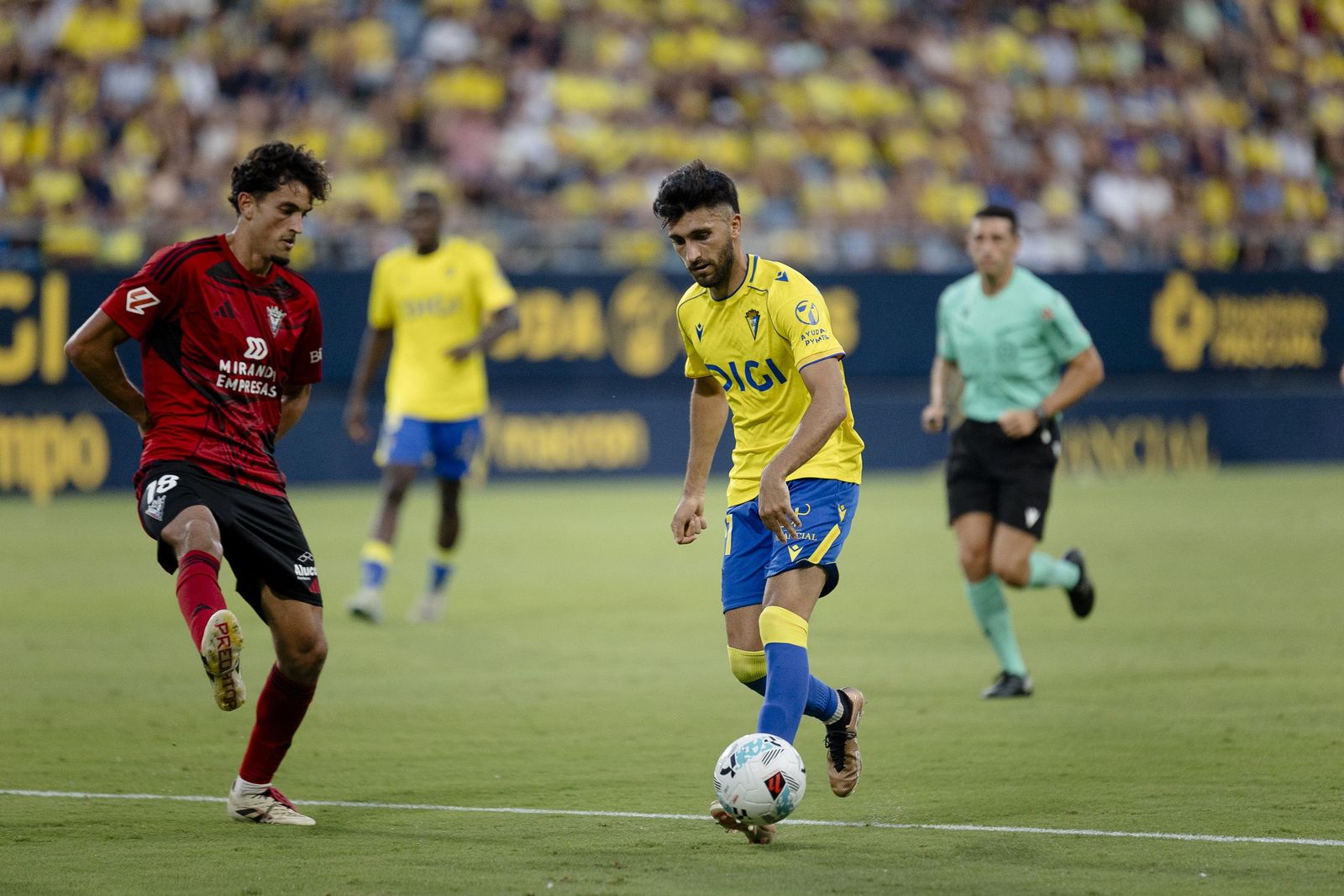 Búscate en las imágenes del primer partido del Cádiz CF- Mirandés