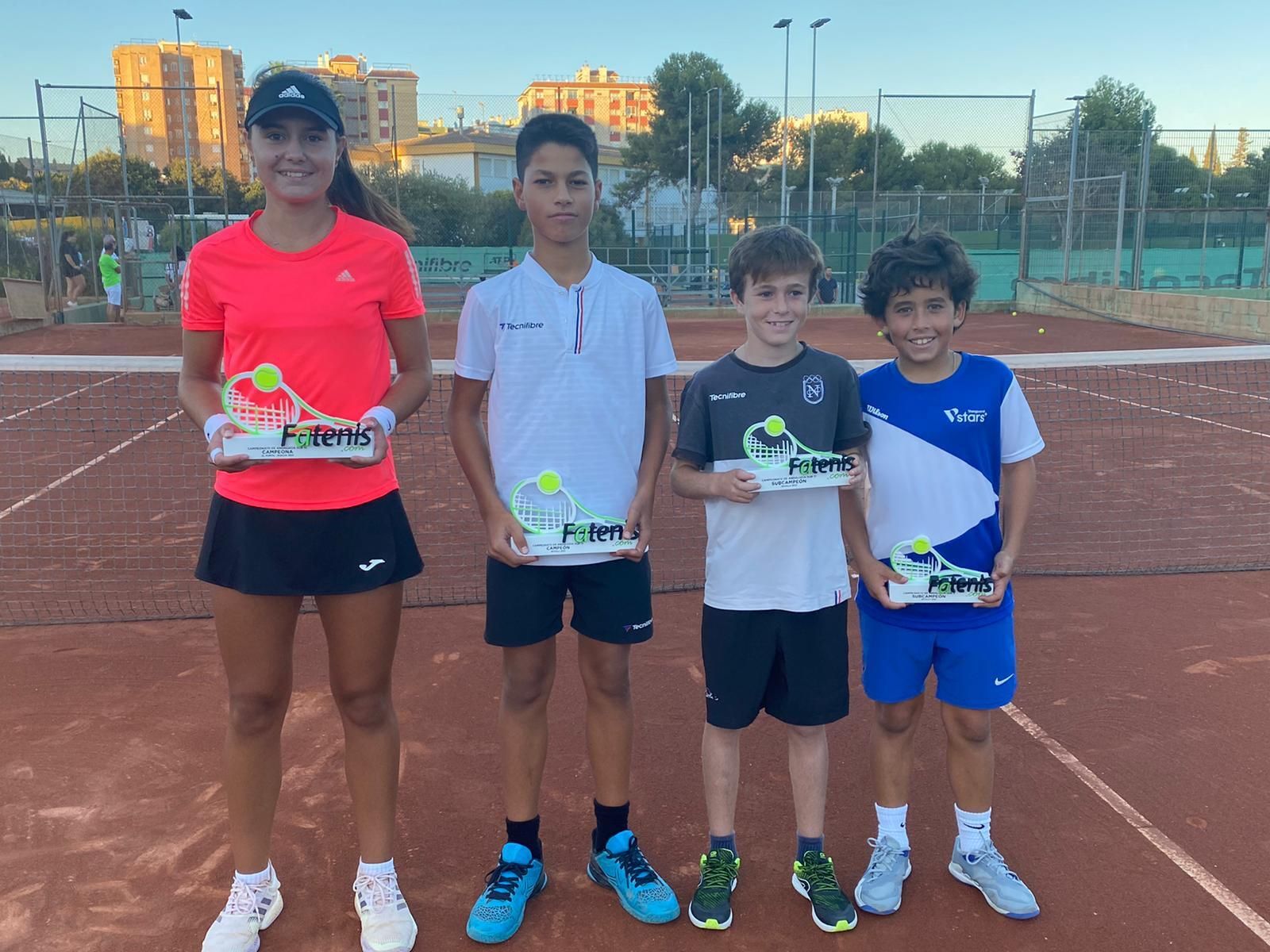 Elena Morales, Manu Páez, Louis D'Anzac y Alberto Peña.