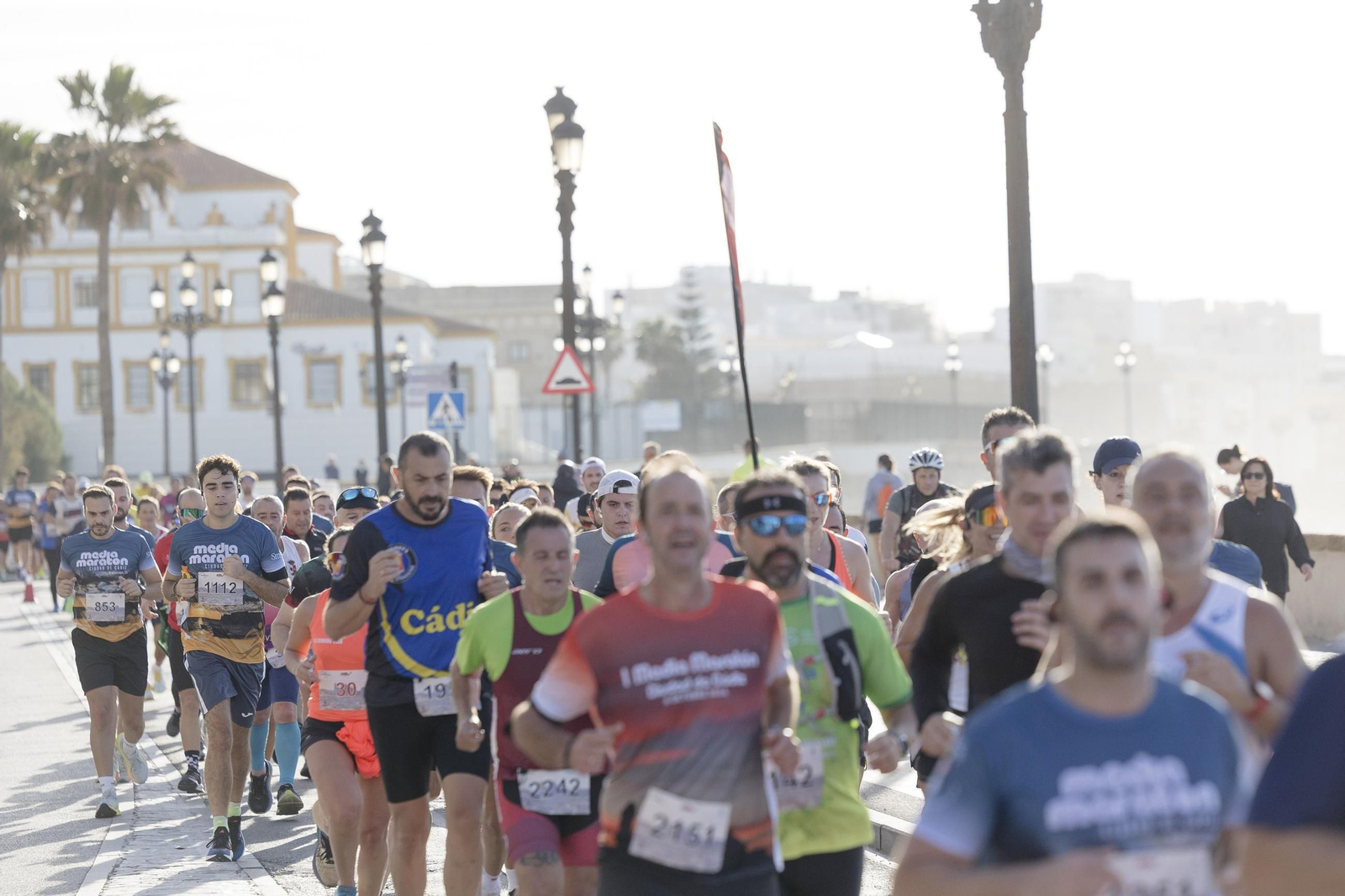 Búscate en las imágenes de la "II Media Maratón Ciudad de Cádiz"