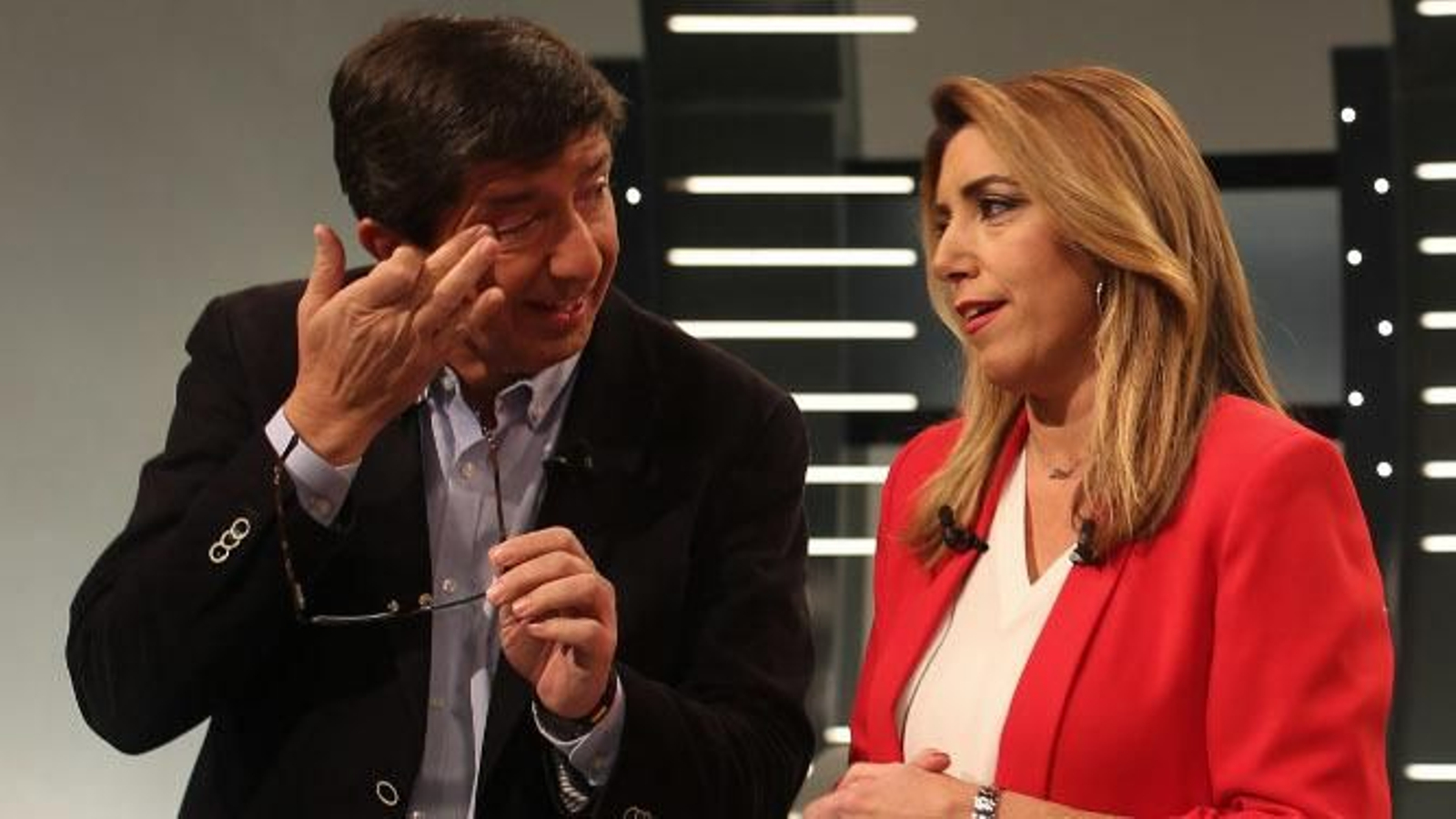 Juan Marín habla con Díaz antes del debate. Juan Marín habla con Díaz antes del debate.