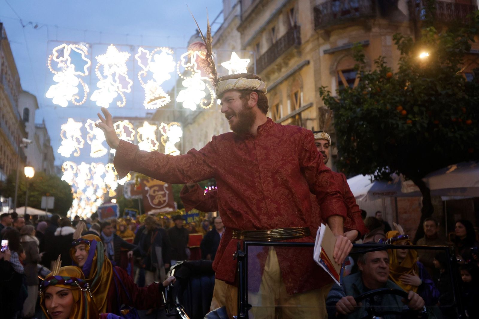 El Cartero Real llena de ilusión el Centro de Córdoba, en imágenes