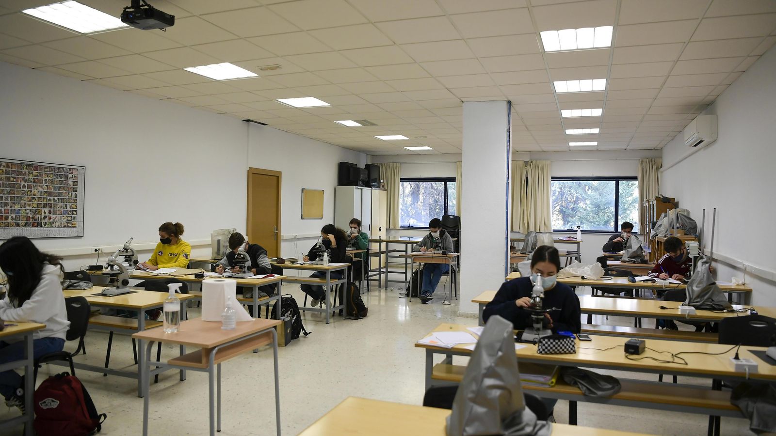 Un grupo de jóvenes en clase