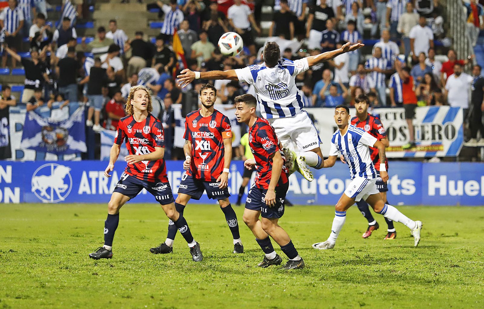 Imágenes del partido entre el Recreativo de Huelva y Yeclano