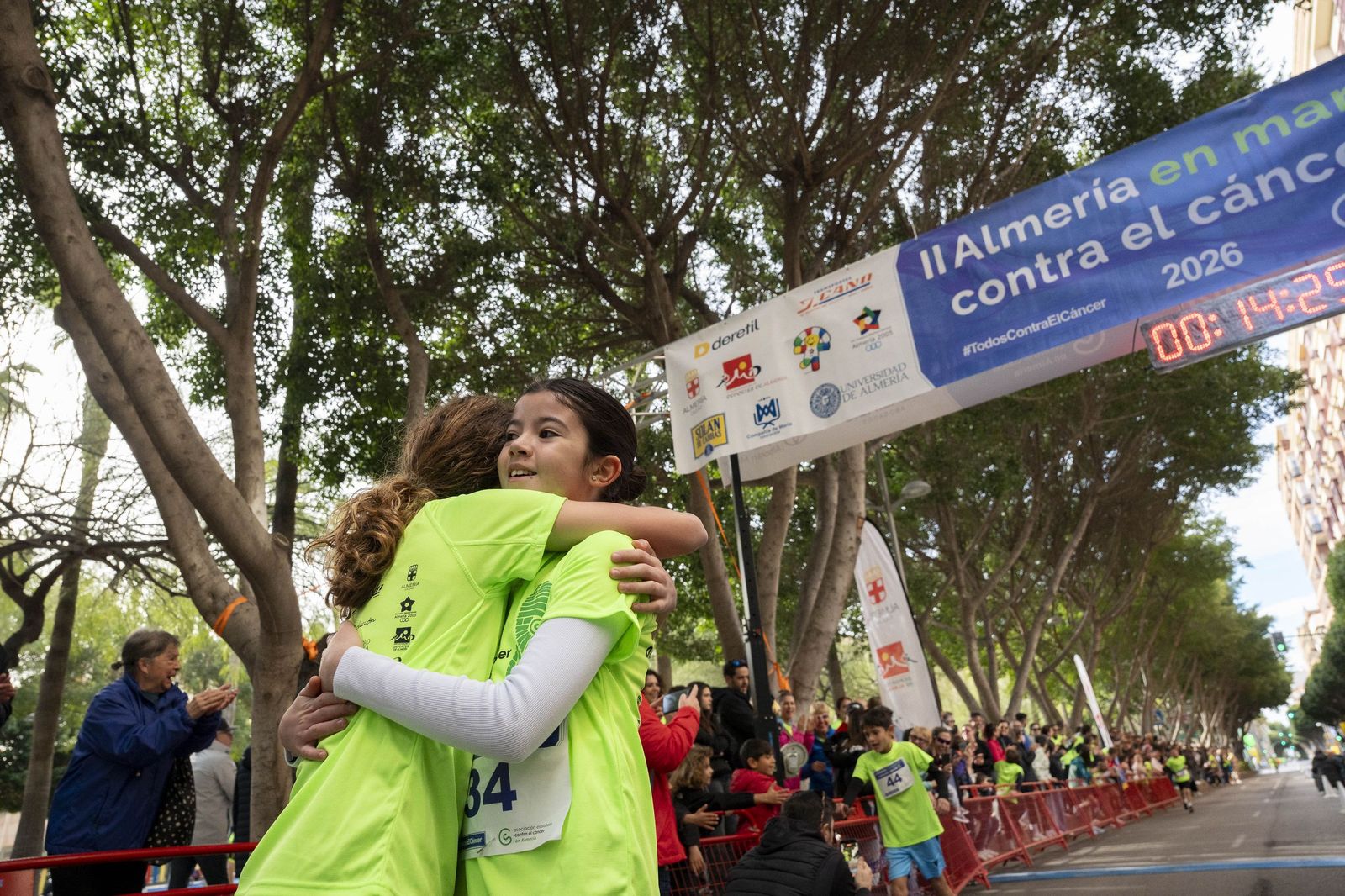 Almería corre unida contra el cáncer en una jornada solidaria