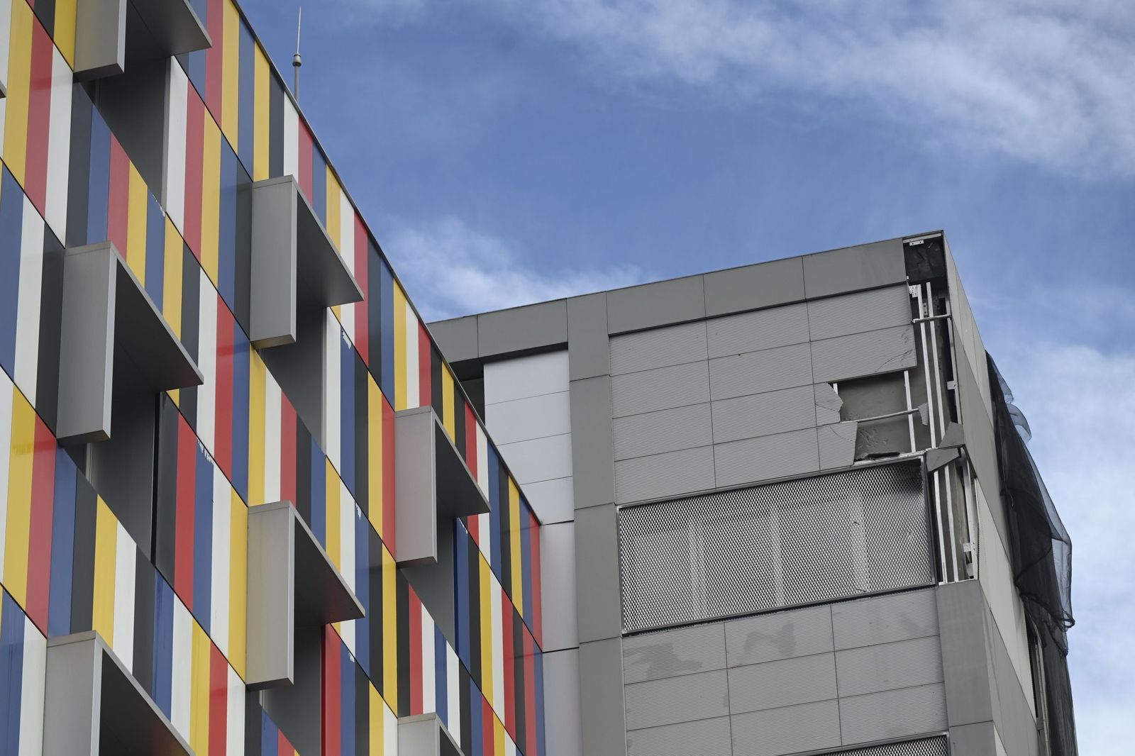 Las imágenes de los destrozos de la borrasca Kristin en Córdoba: árboles arrancados y desprendimientos de tejados y fachadas