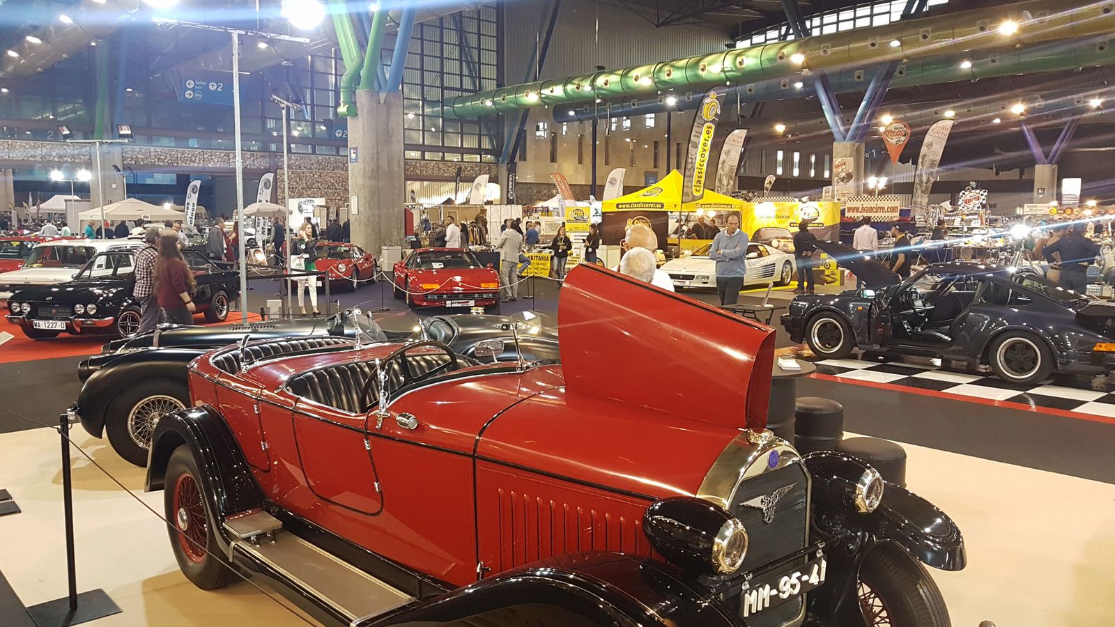 Uno de los vehículos que se puede ver en la exposición.