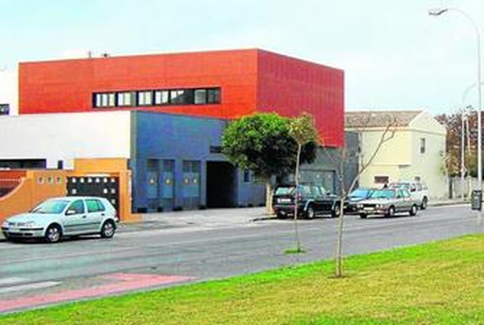 Las nuevas instalaciones locales de la Policía Nacional se encuentran en la avenida Príncipes de España.