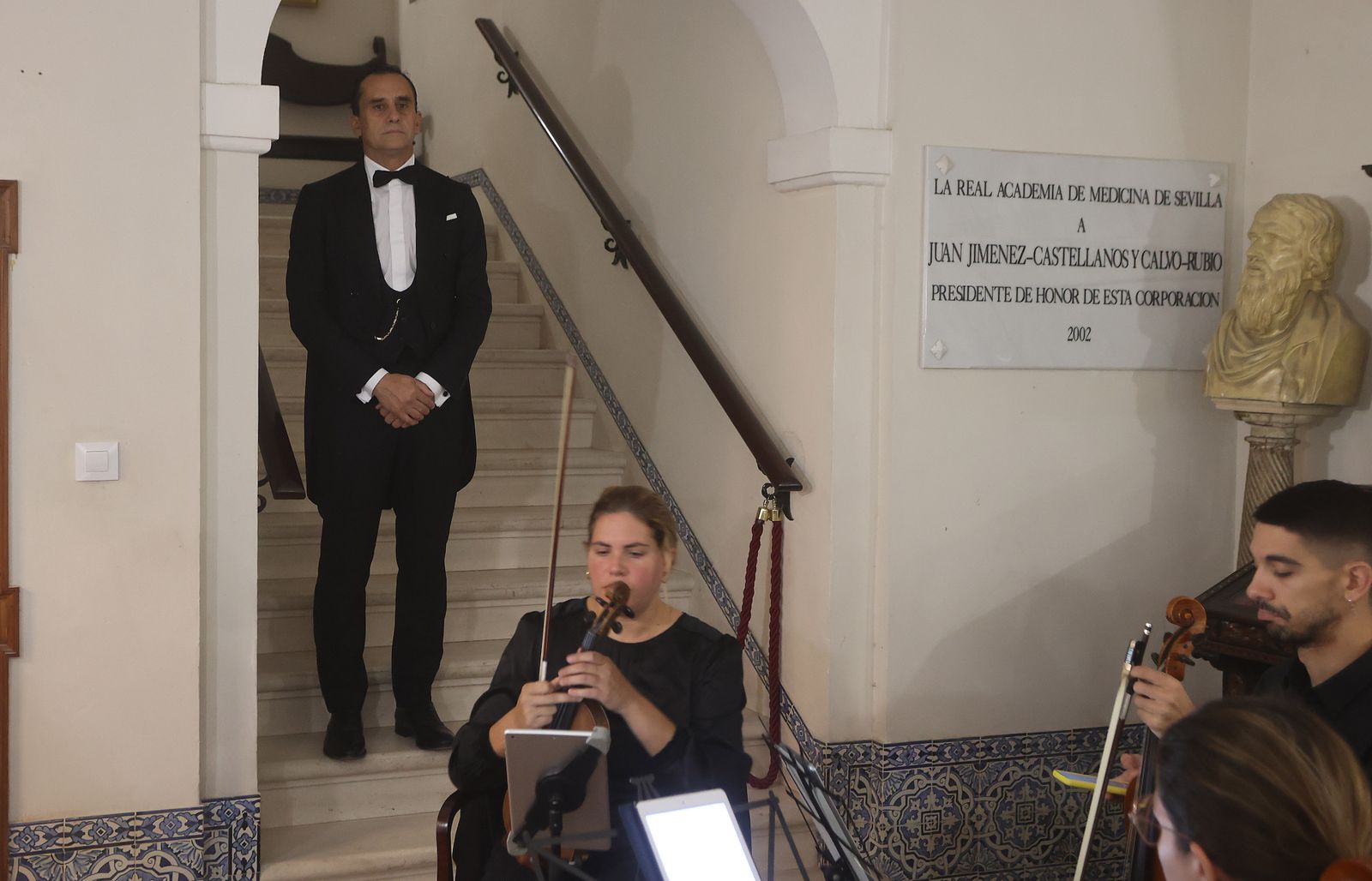 SALVADOR MORALES CONDE TOMA POSESION DE LA PLAZA DE ACADEMICO DE NUMERO DE LA REAL ACADEMIA DE MEDICINA Y CIRUJIA DE SEVILLA