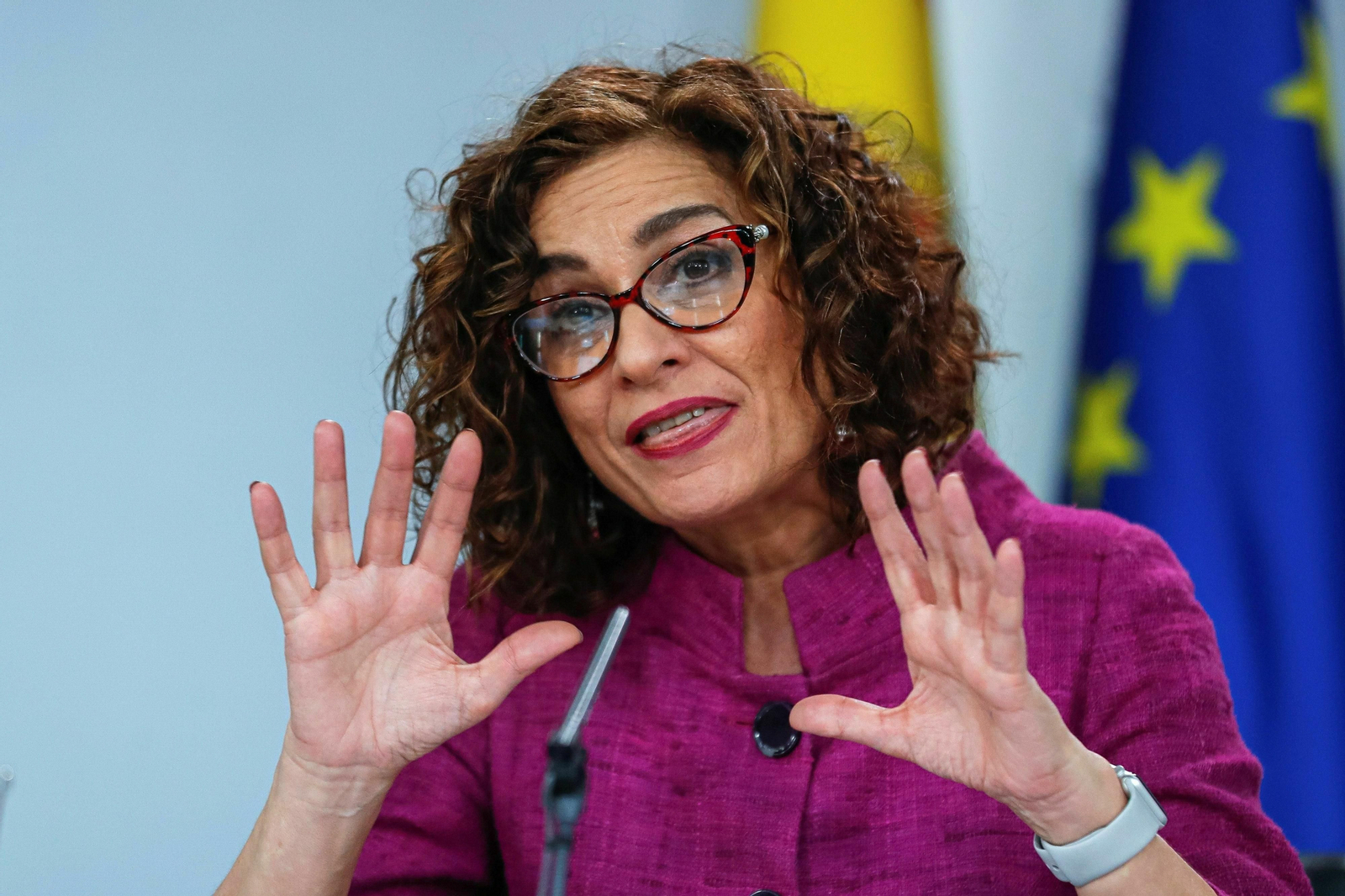 La portavoz del Gobierno, María Jesús Montero, en rueda de prensa este martes. La portavoz del Gobierno, María Jesús Montero, en rueda de prensa este martes.