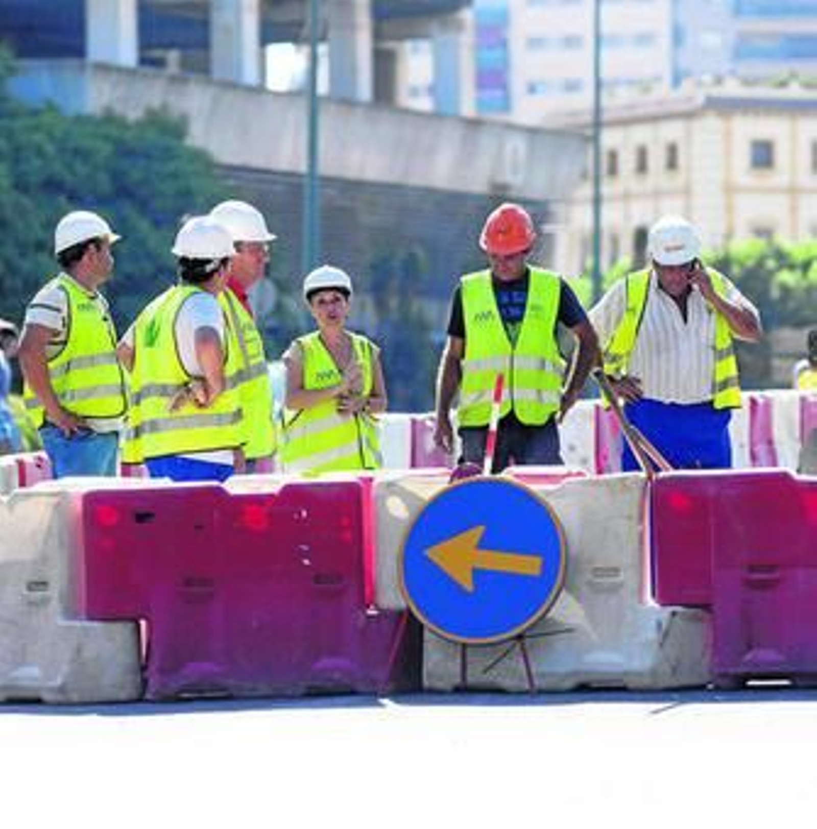 Trabajadores del Metro, en la Avenida Andalucía.