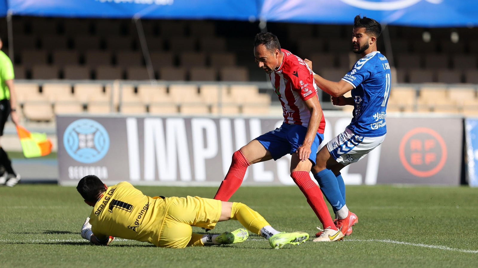 Imágenes del Xerez DFC contra el Don Benito en Chapín
