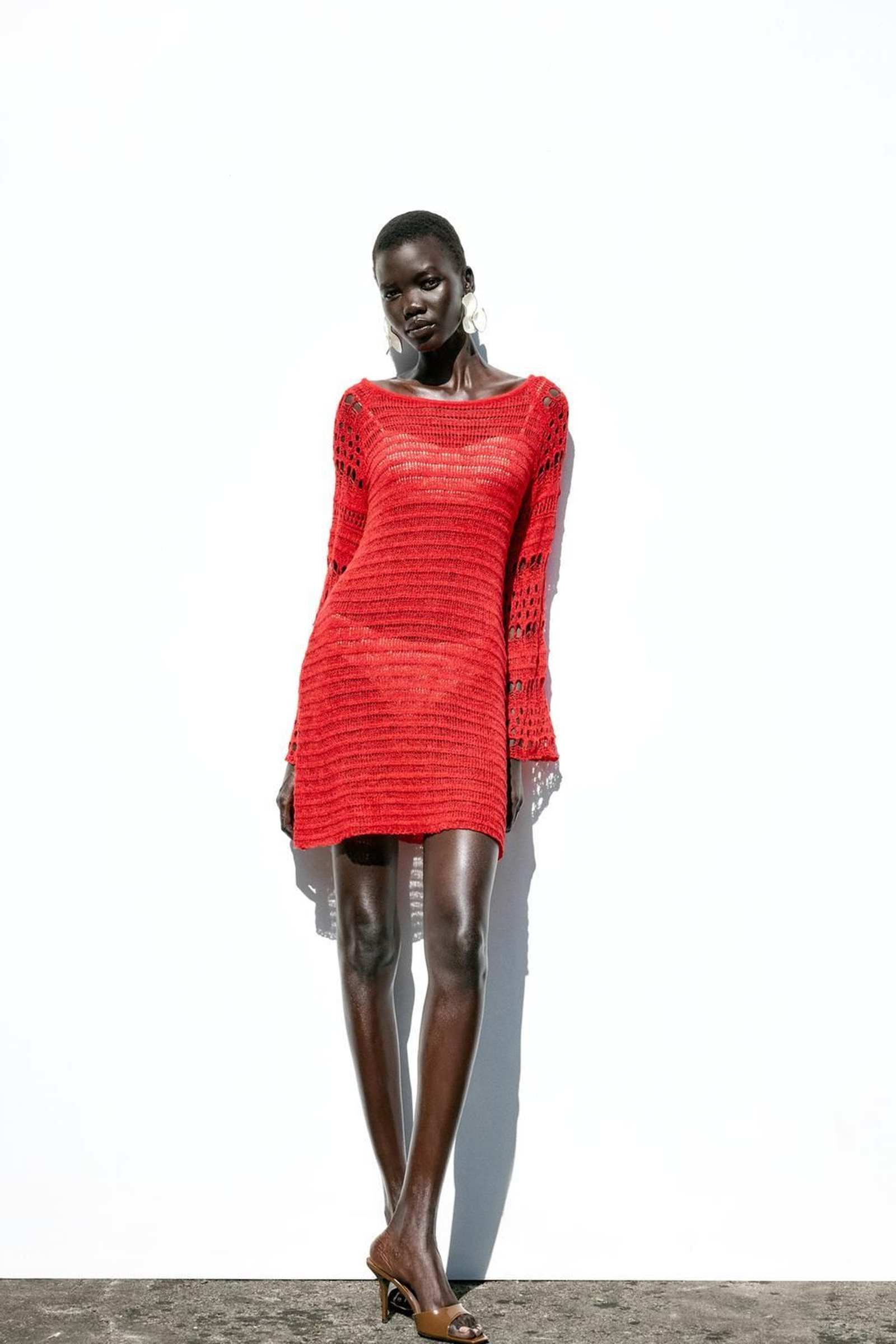 Vestido de punto de Zara.