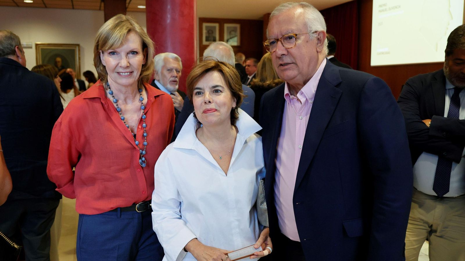 Macarena Olivencia, Soraya Sáenz de Santamaría y Javier Arenas.