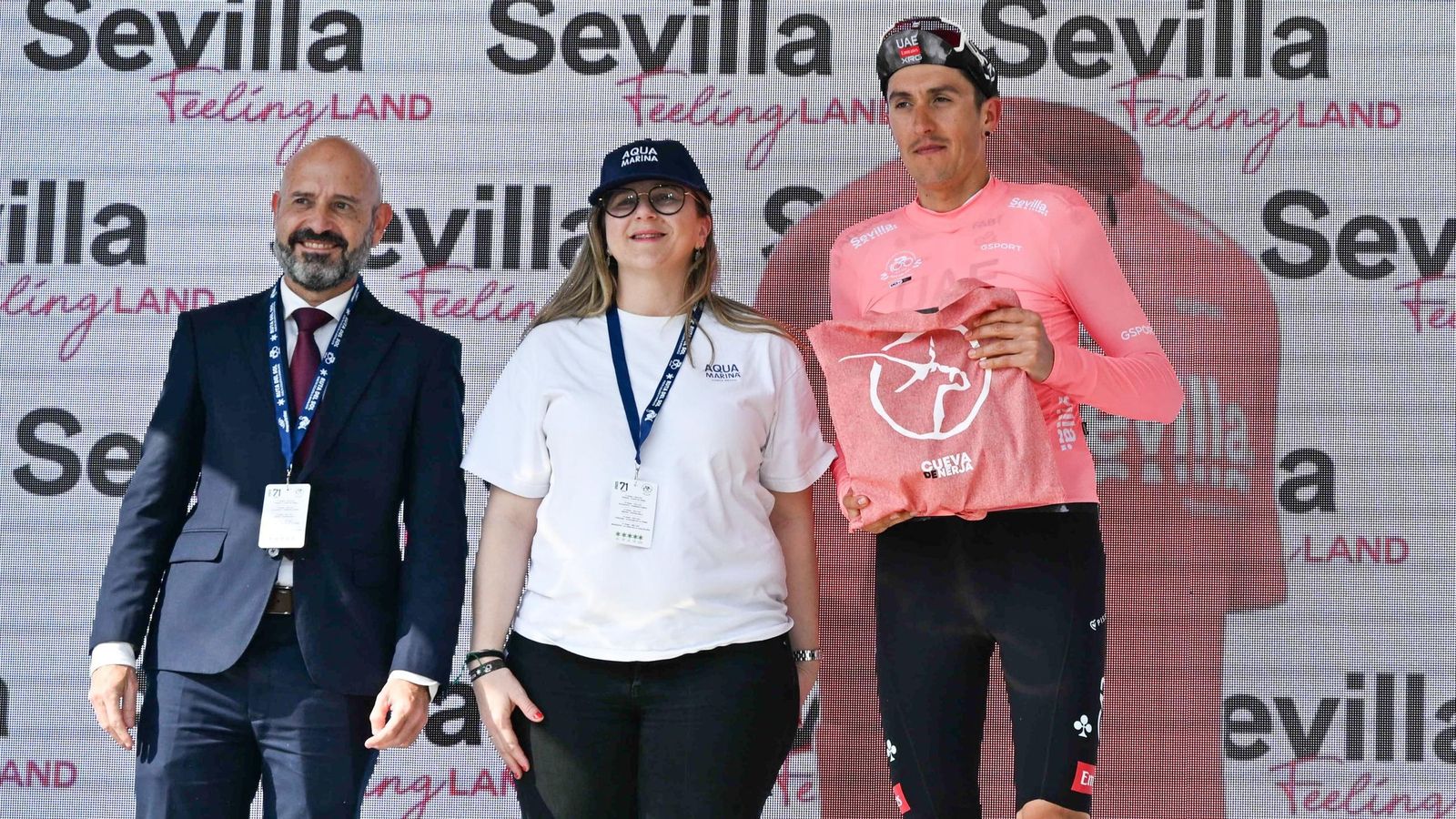 Las mejores imágenes de la primera etapa de la Vuelta Ciclista a Andalucía Ruta del Sol.