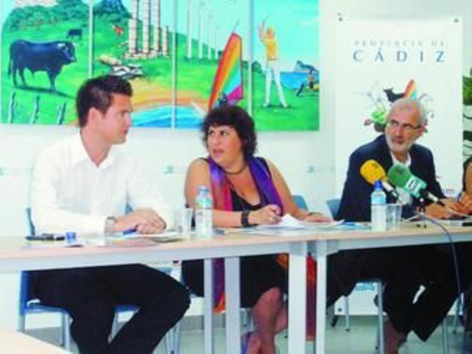 Finn Ackermann, jefe de Contratación de Thomasm Cook, junto a Irene Canca y José María Reguera.