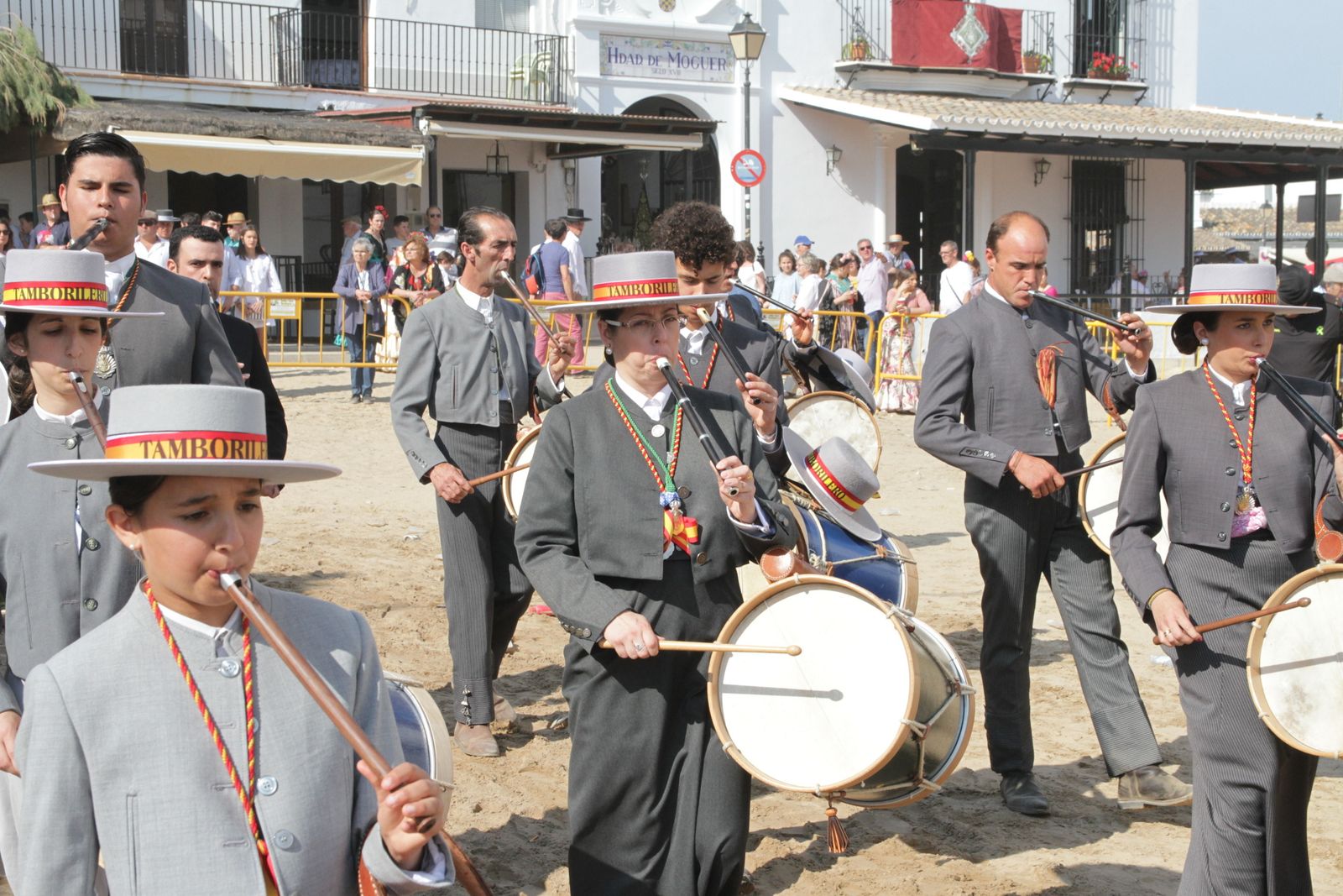 Imágenes de la presentación de la Hermandad de Emigrantes