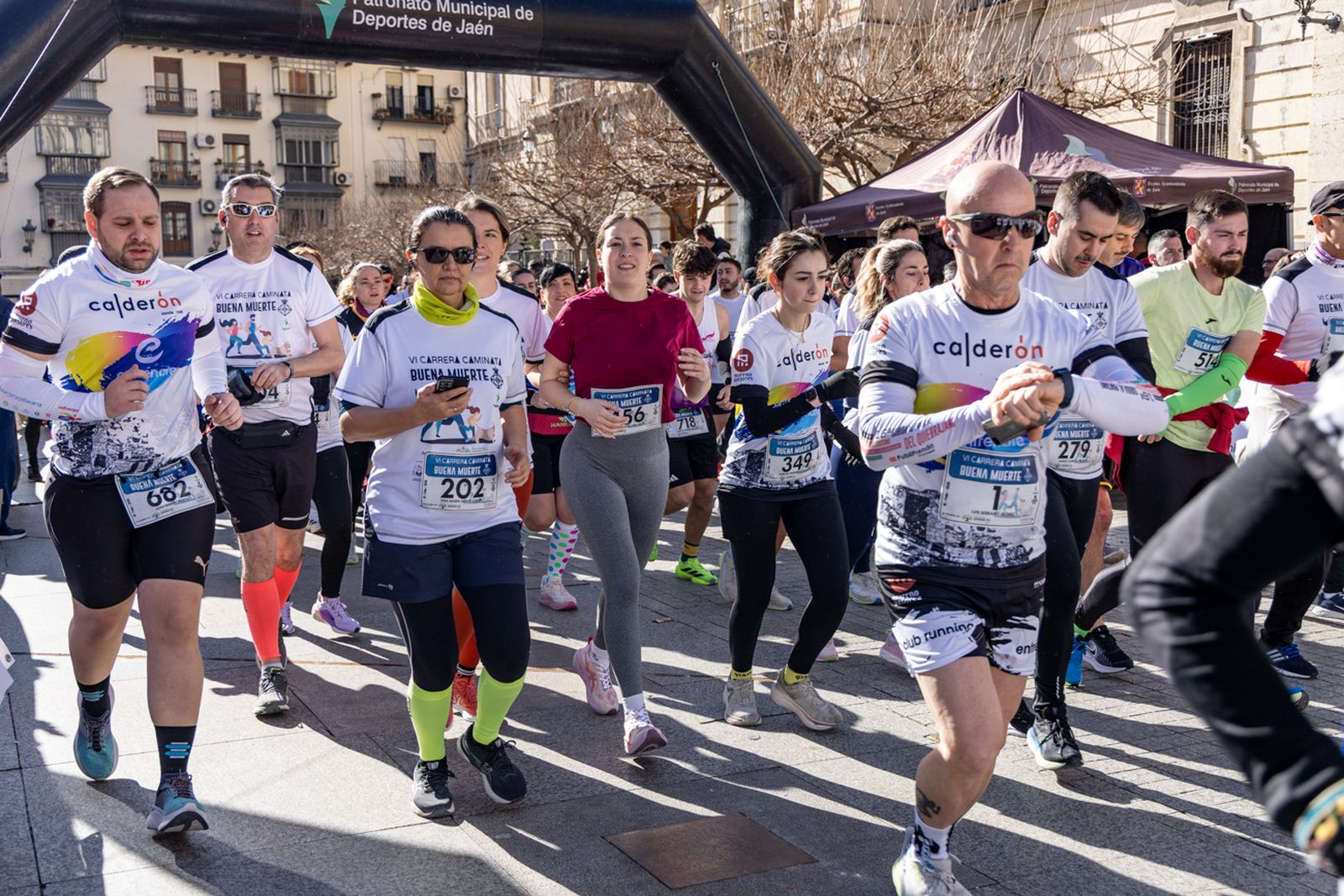 En imágenes: deporte y solidaridad se dan la mano en la VI Carrera-Caminata de la Hermandad de la Buena Muerte (1)