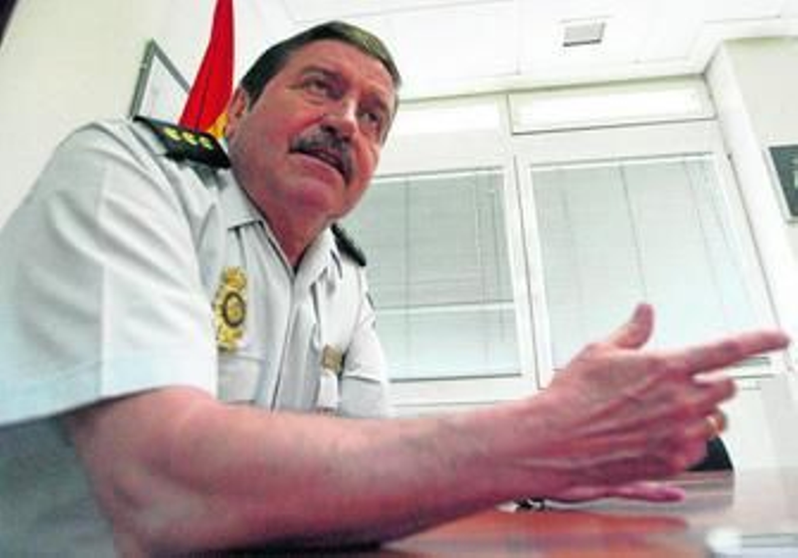 Antonio Placer, en su despacho de la comisaría provincial de la Policía Nacional en Huelva.