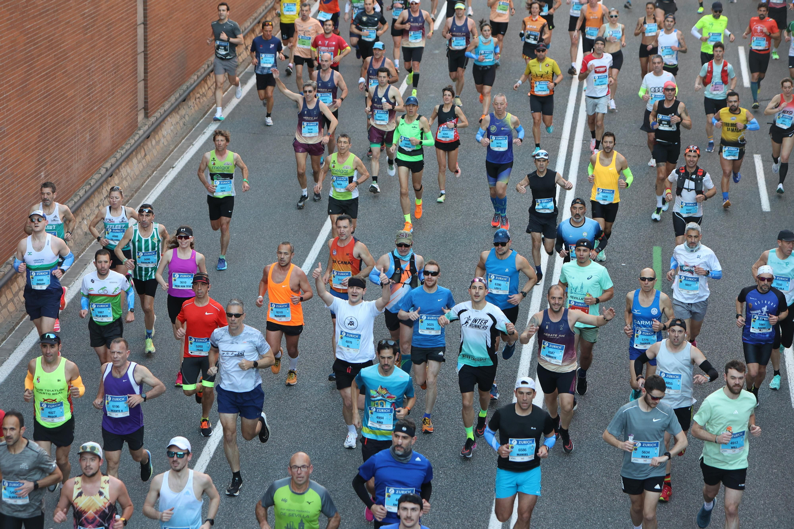 Búscate en la Zurich maratón de Sevilla