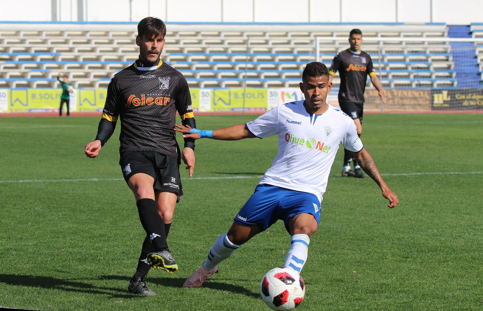 El Atleti mereció más en su visita al Marbella.