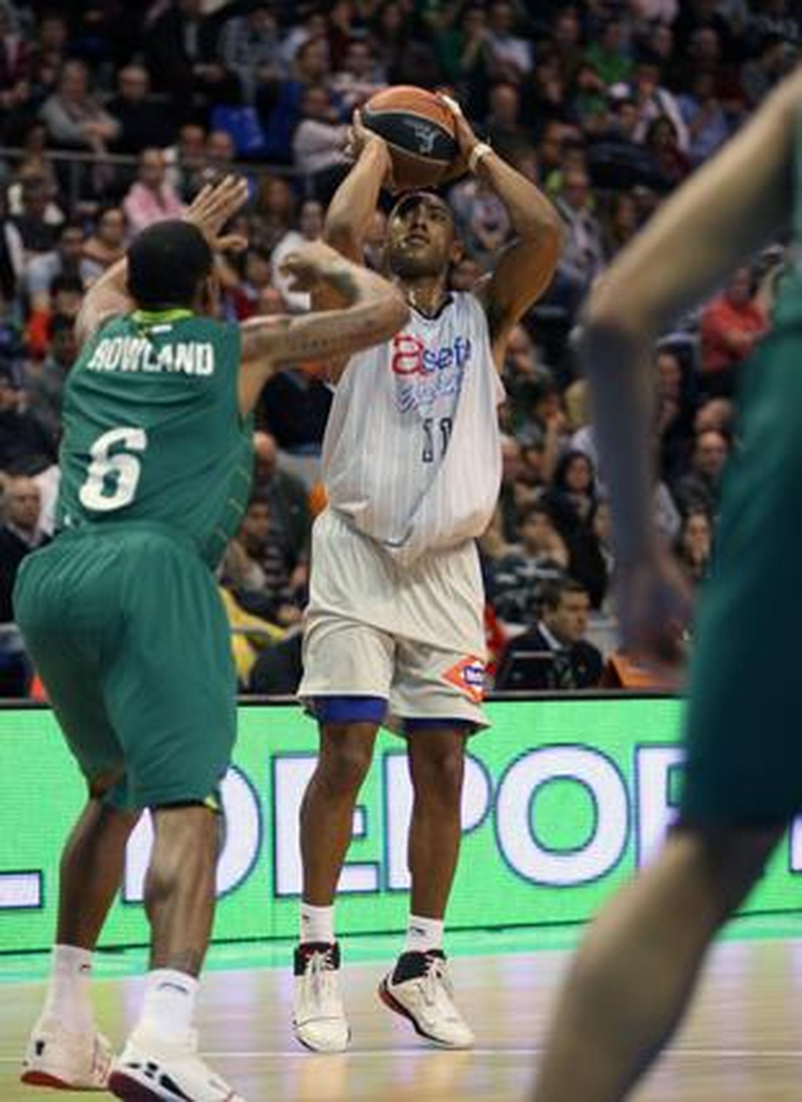 El Estudiantes precipita el desastre en el Martín Carpena (67-74)

Foto: ACB Photo