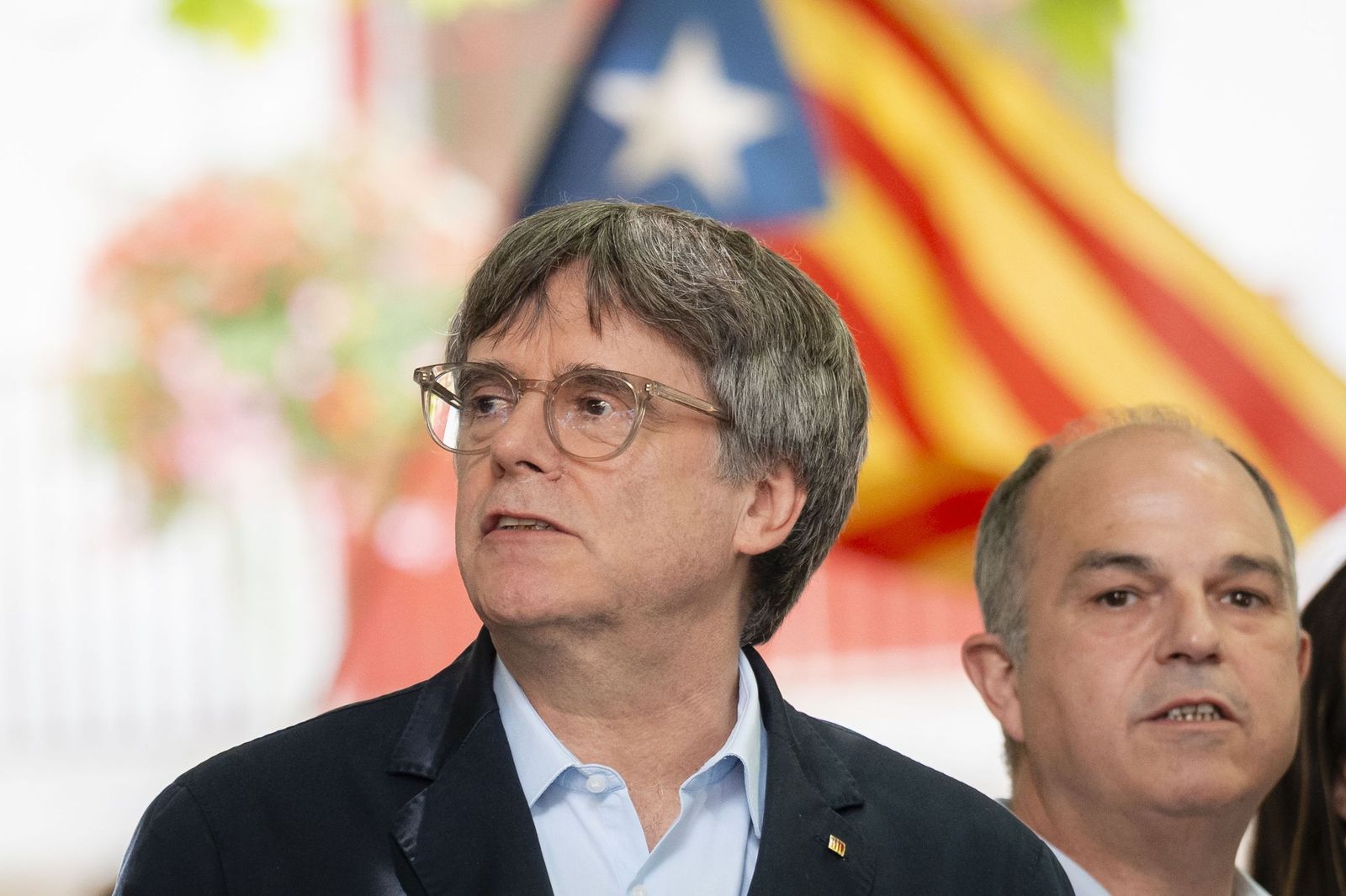 El Constitucional mantiene la orden de detención sobre Puigdemont hasta que resuelva sobre su amparo.