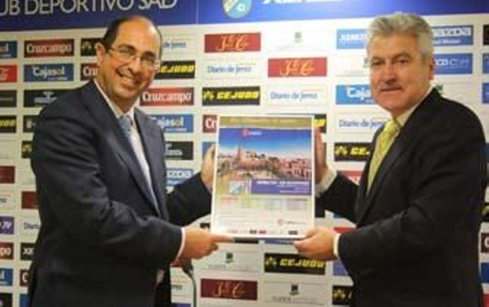 Momento de la presentación del cartel del encuentro ante el Alcoyano./Cedida por Xerez CD