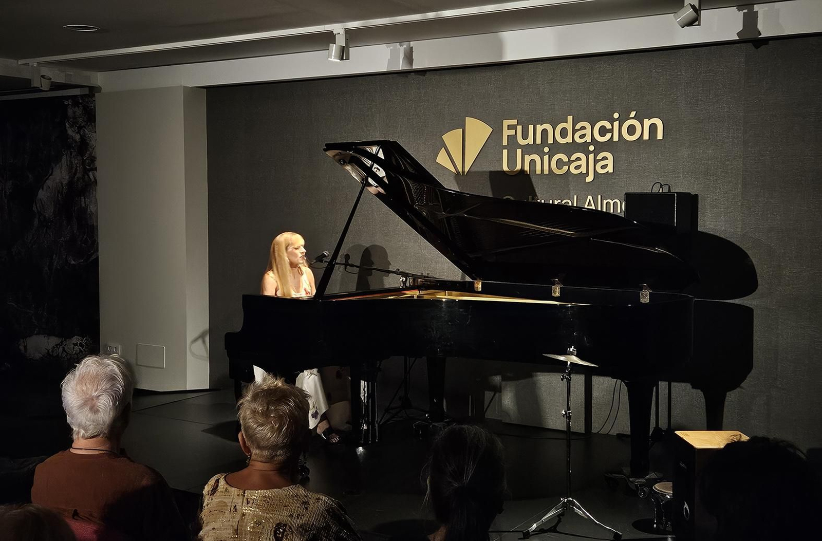 Lucía Rey durante el concierto ofrecido en la Fundación Unicaja.