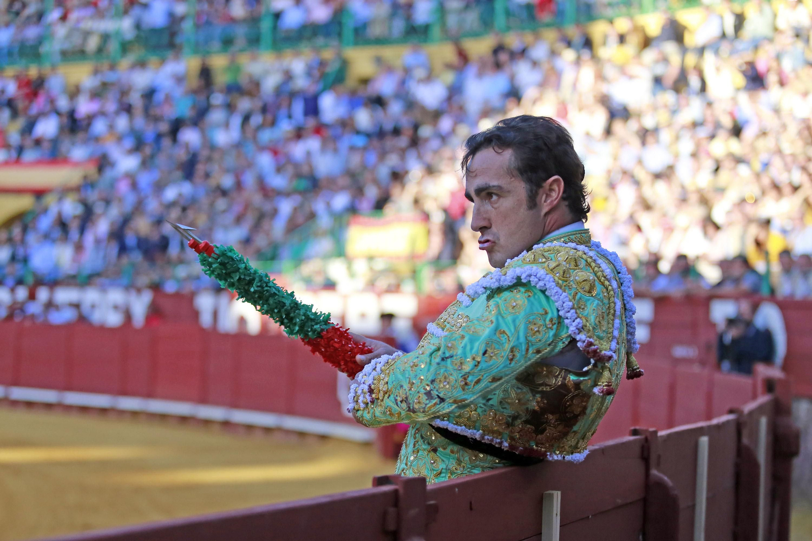 Imágenes de la faena de "El Fandi", Manzanares y Roca Rey en el coso jerezano