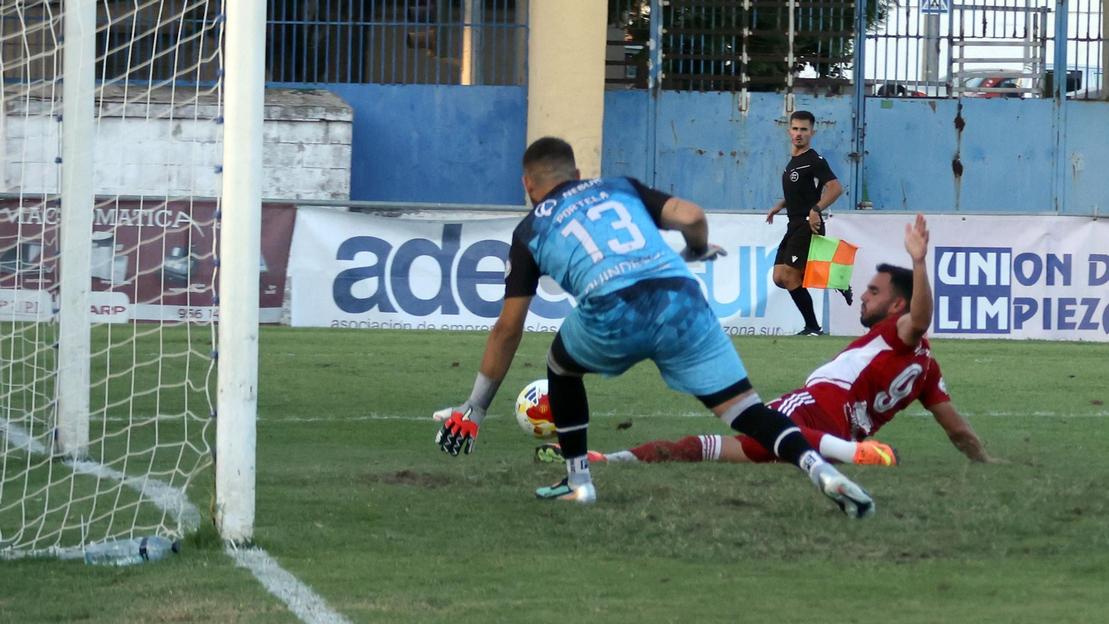 Imágenes del Trofeo Pedro Garrido entre el Jerez Industrial y el Xerez CD