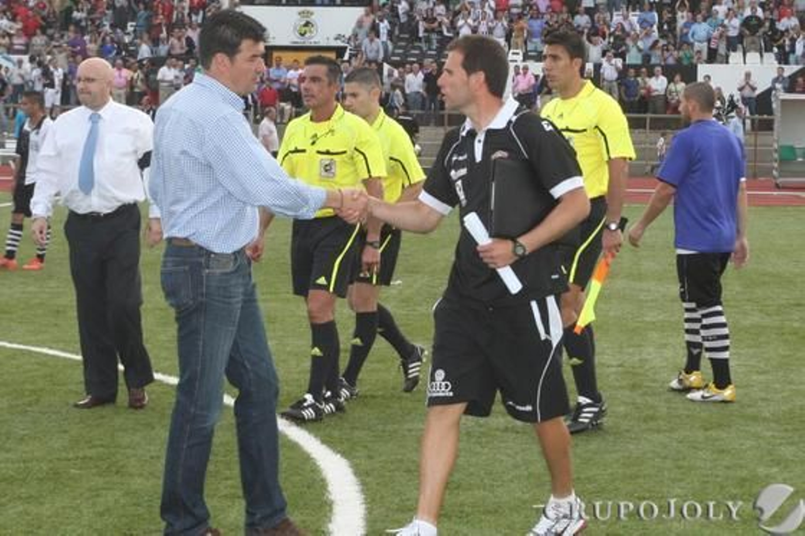 La Balona certifica su segunda posición tras el 2-0 para los blanquinegros.

Foto: Paco Guerrero
