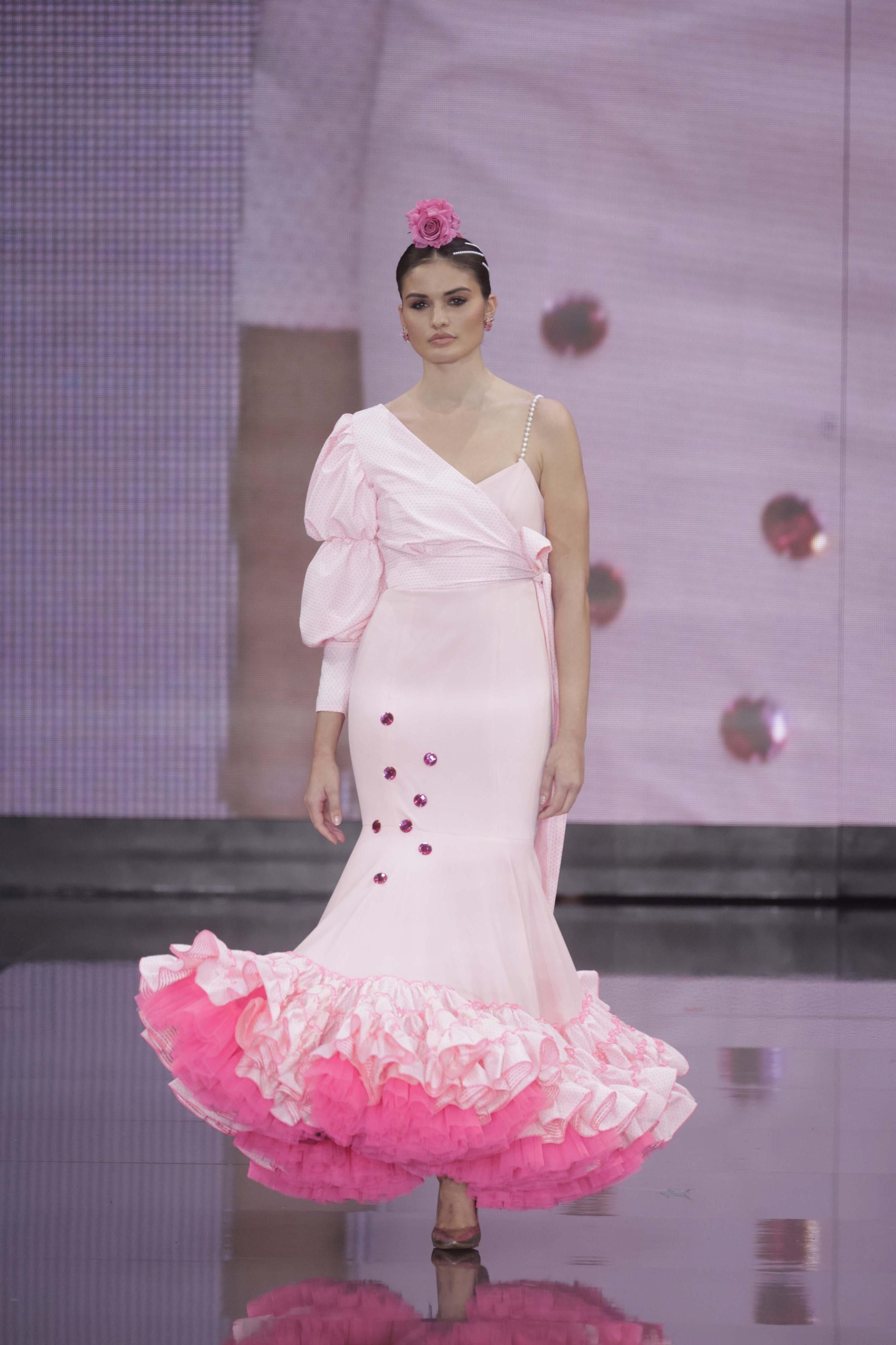 El desfile de  De Lunares y Volantes en SIMOF 2023, todas las fotos