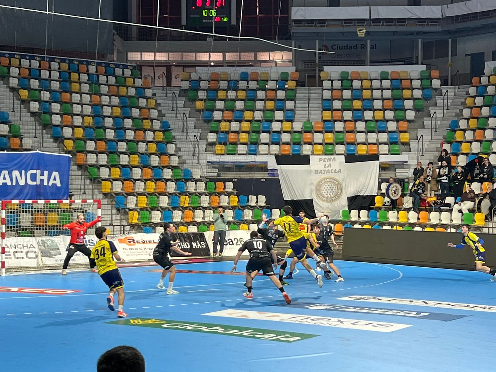 Un lance del partido en Ciudad Real.