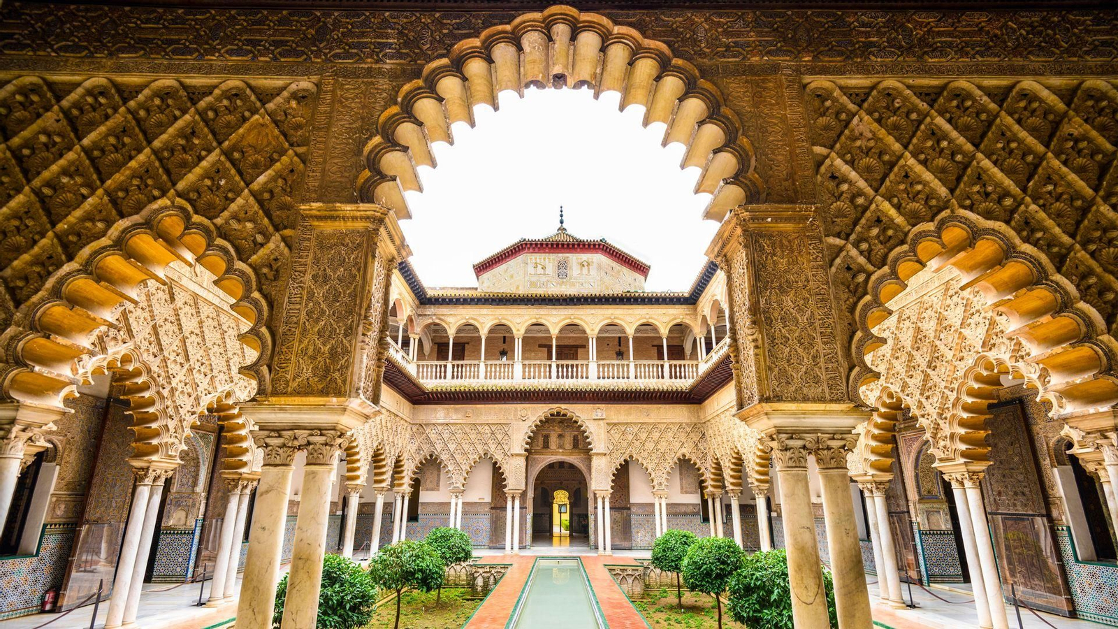 Descubre los mejores planes para hacer en Sevilla este mes de agosto y disfruta de su color especial