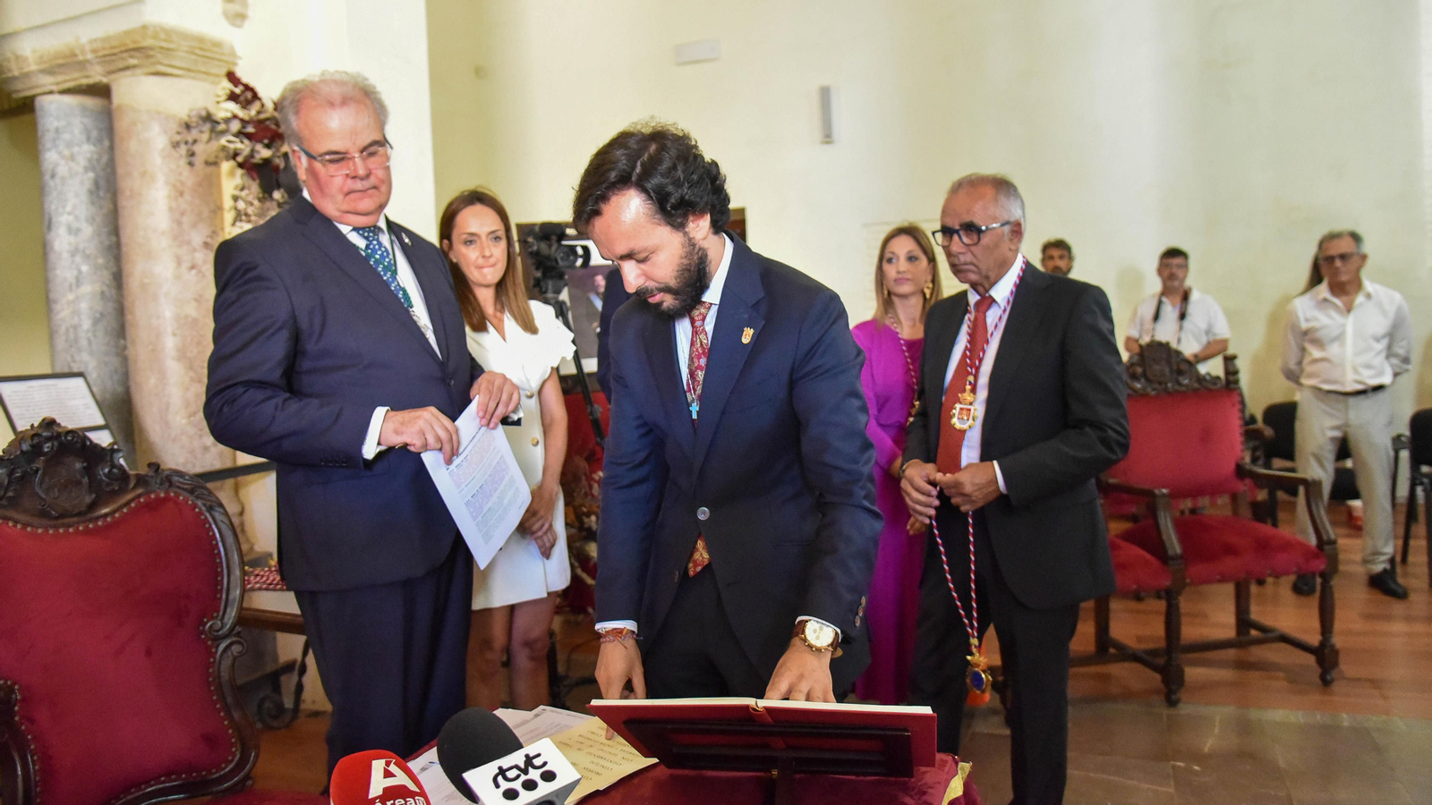 La investidura de Jóse Antonio Santos como Alcade de Tarifa, en imágenes