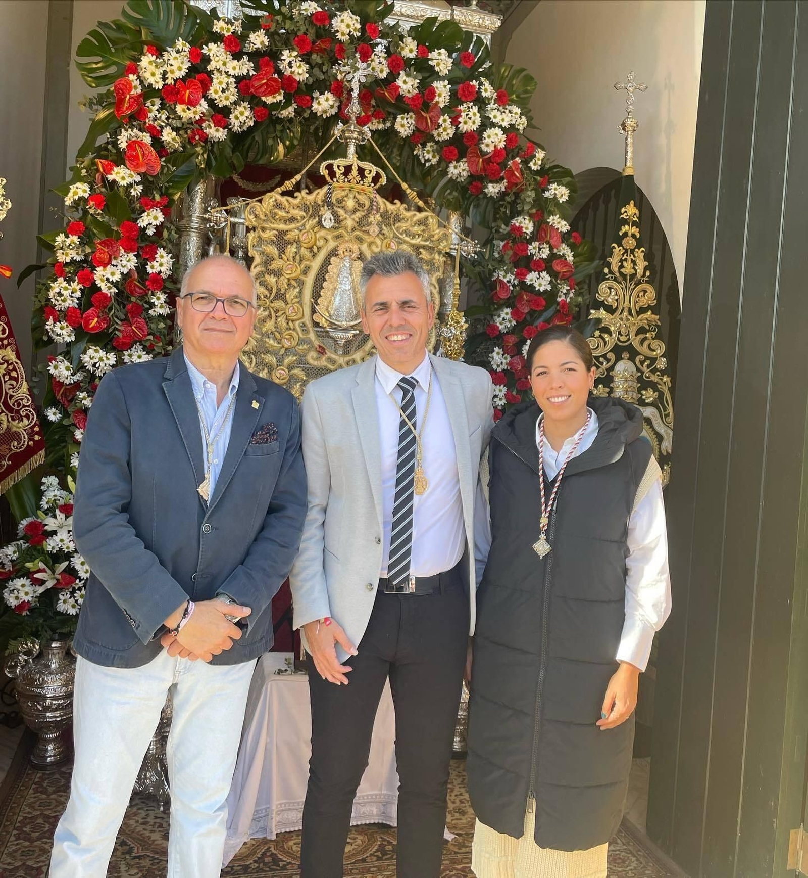 La Hermandad de Moguer acompaña a su ahijada, la Hermandad del Rocío de Barajas